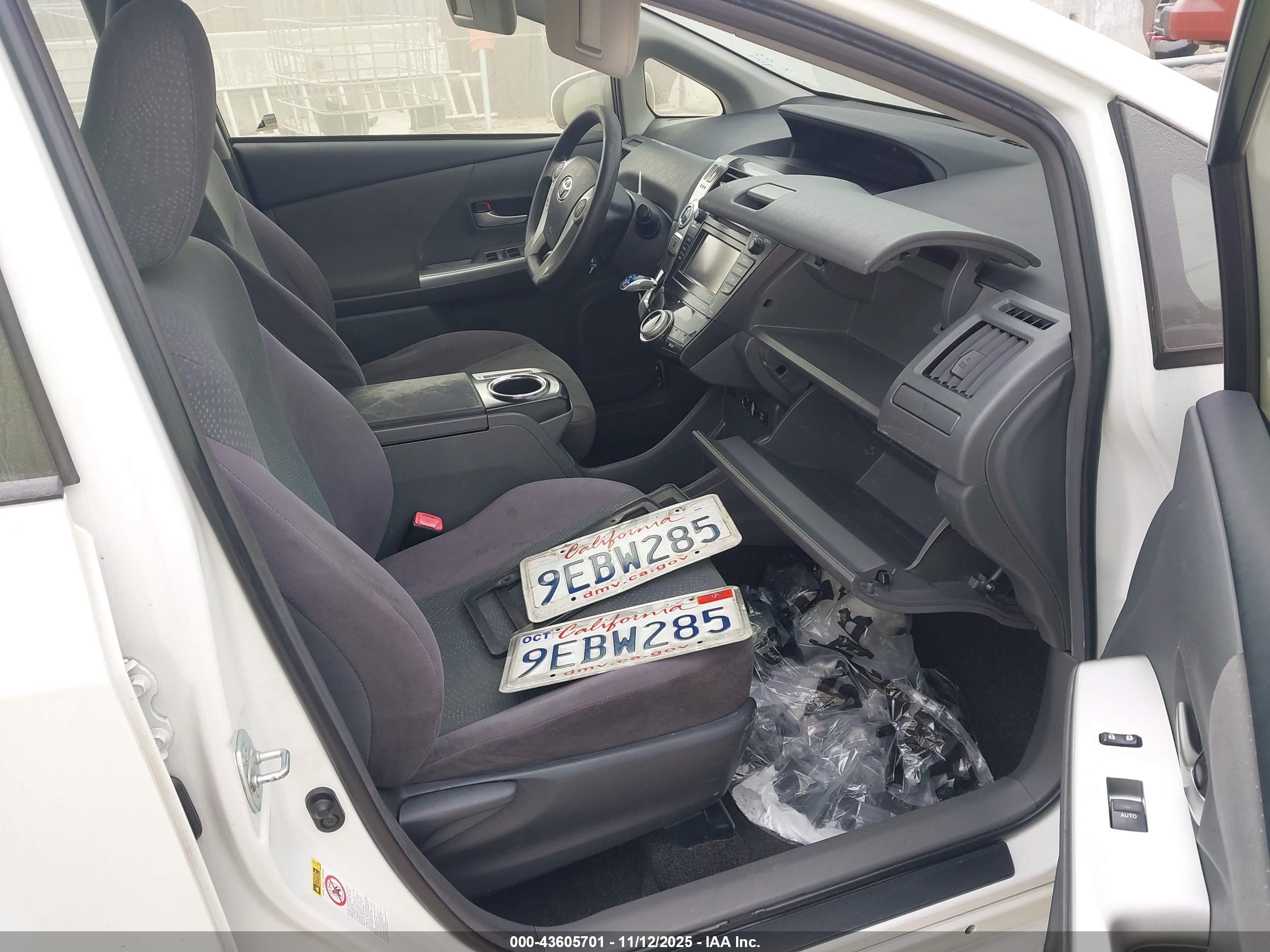 TOYOTA PRIUS image 5