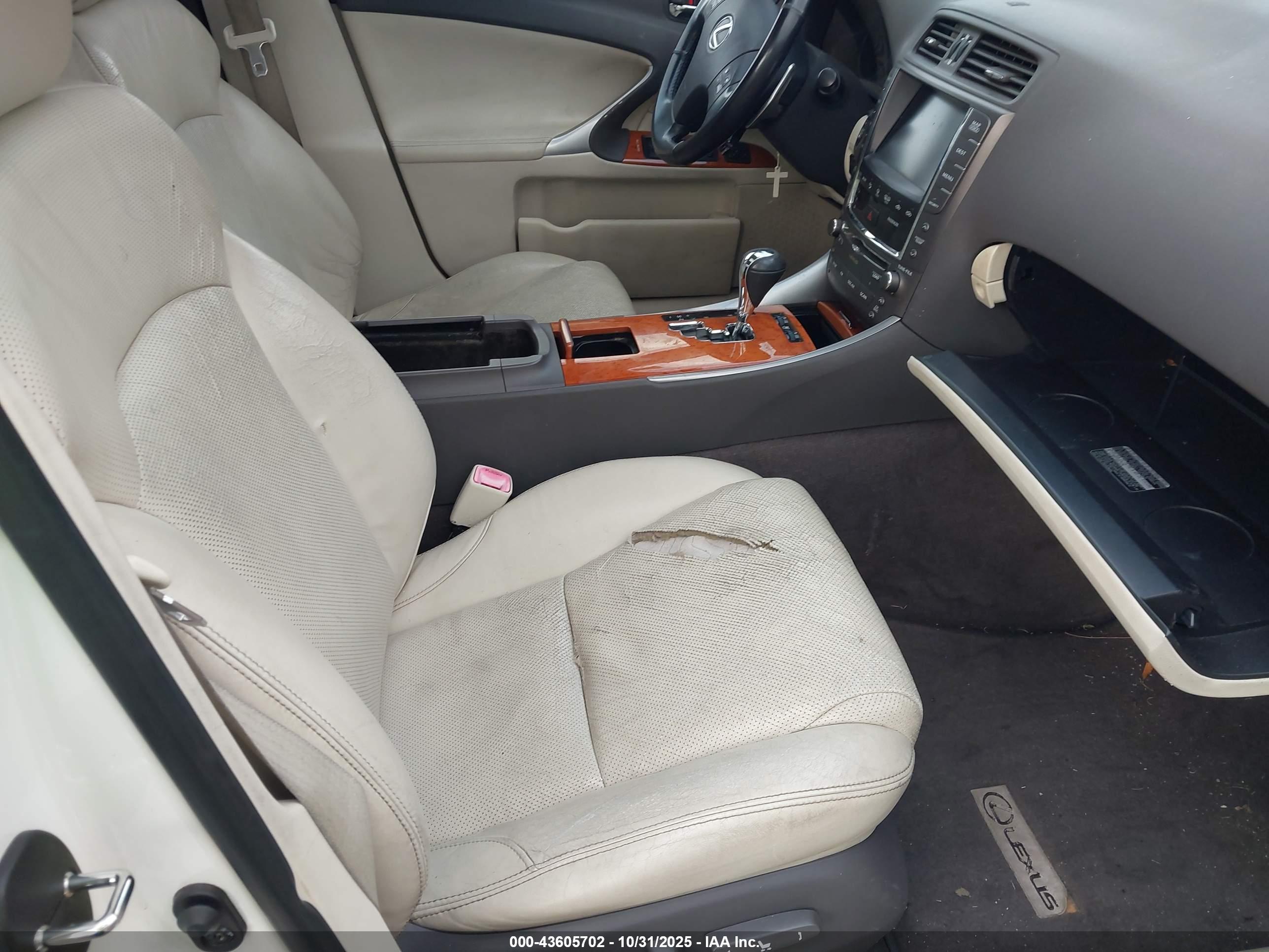 LEXUS IS image 5