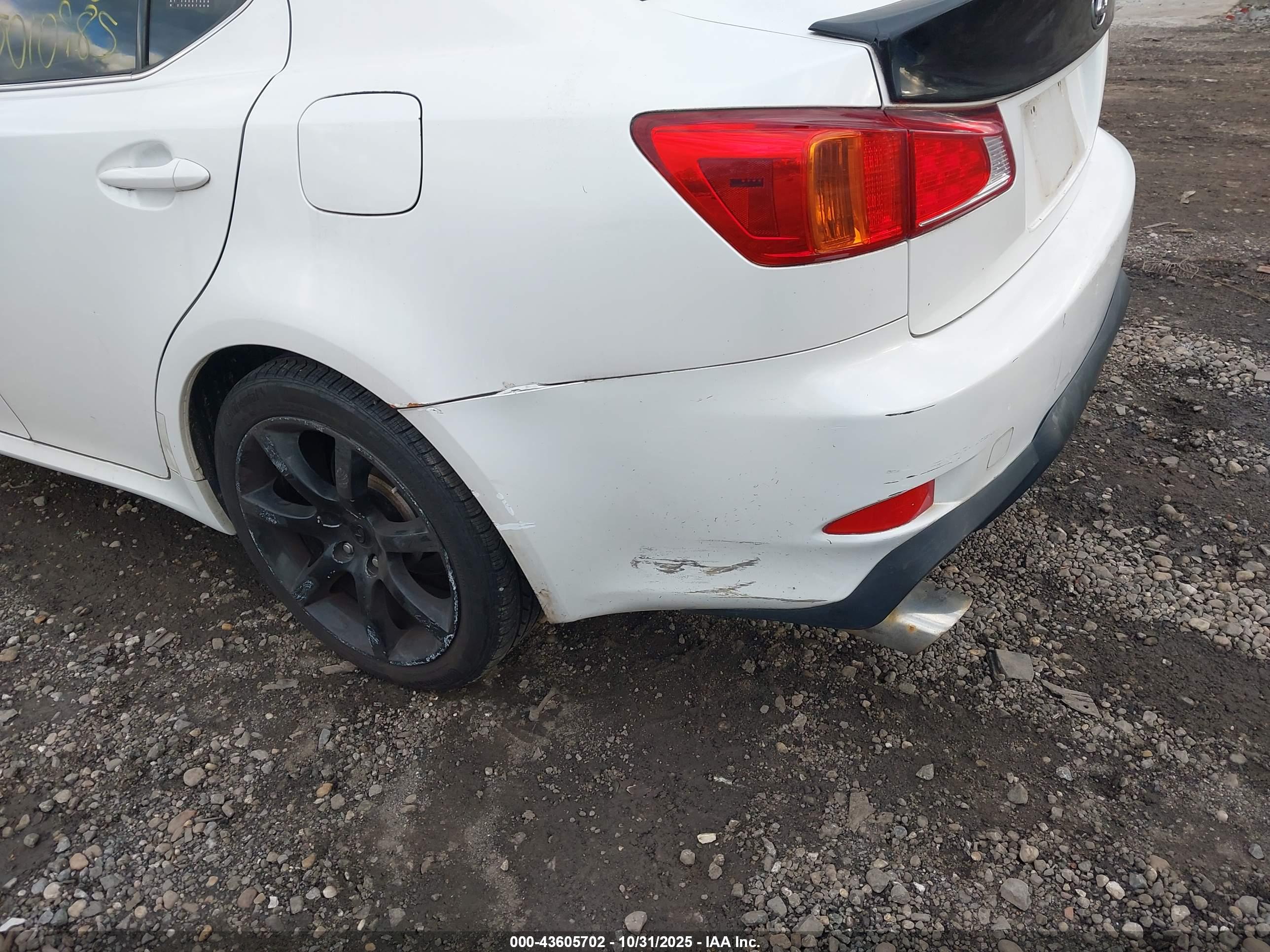 LEXUS IS image 6