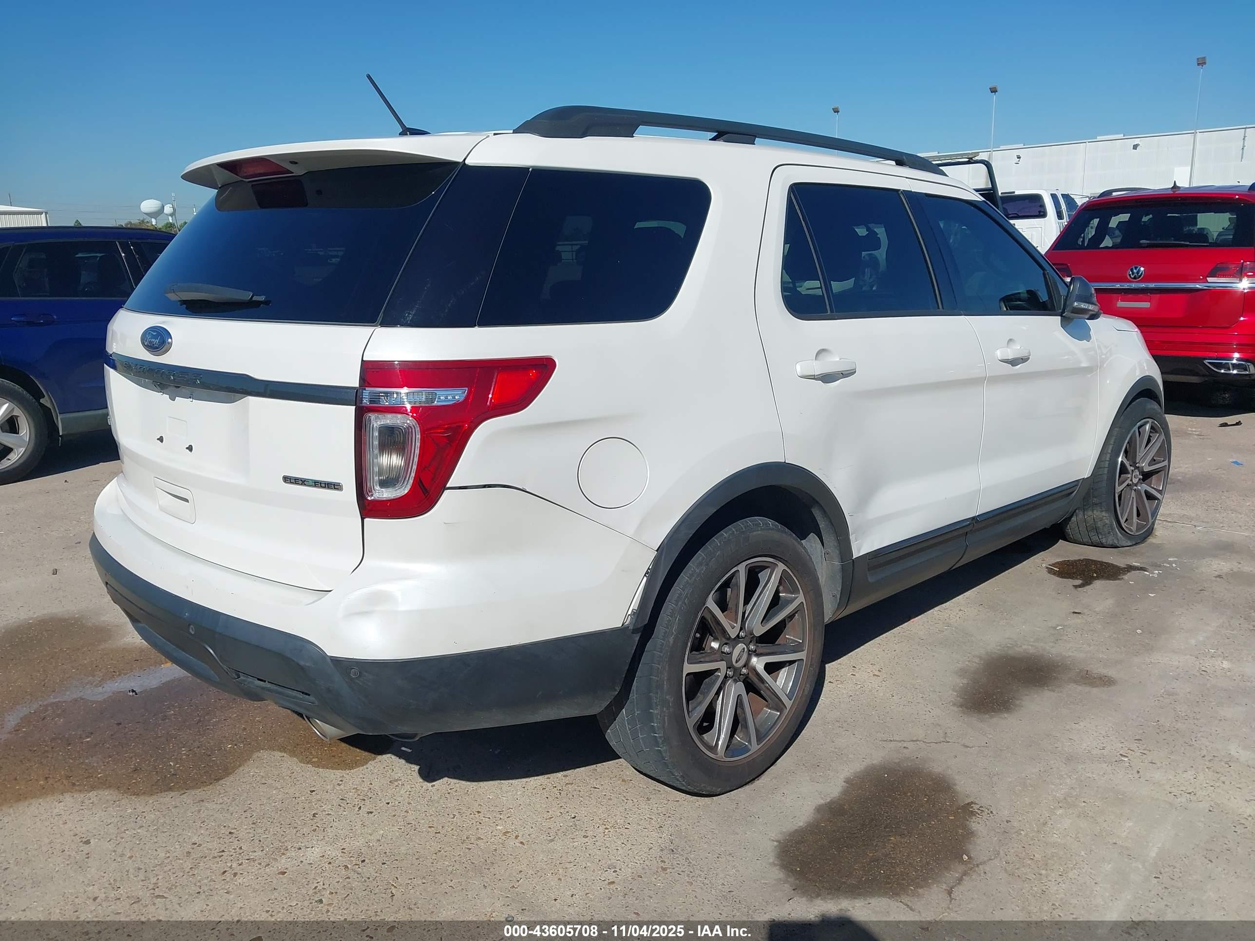 FORD EXPLORER image 4
