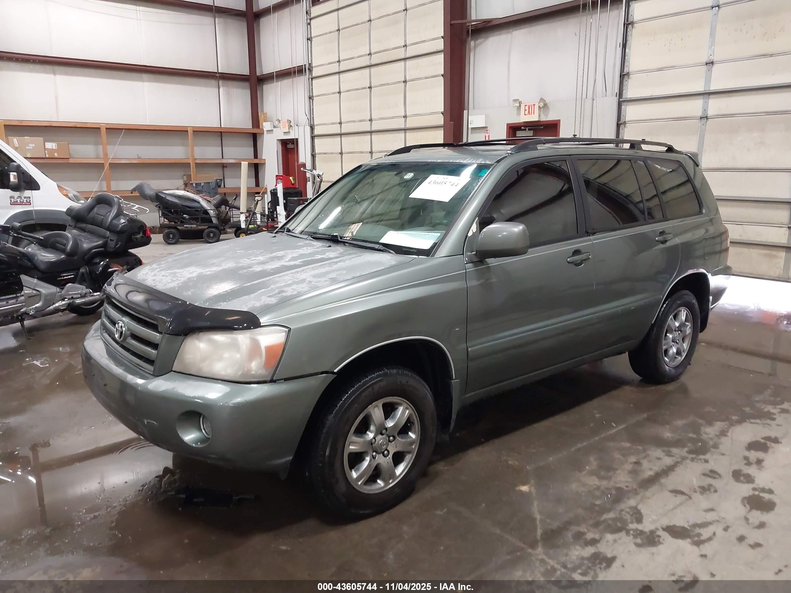 TOYOTA HIGHLANDER image 2