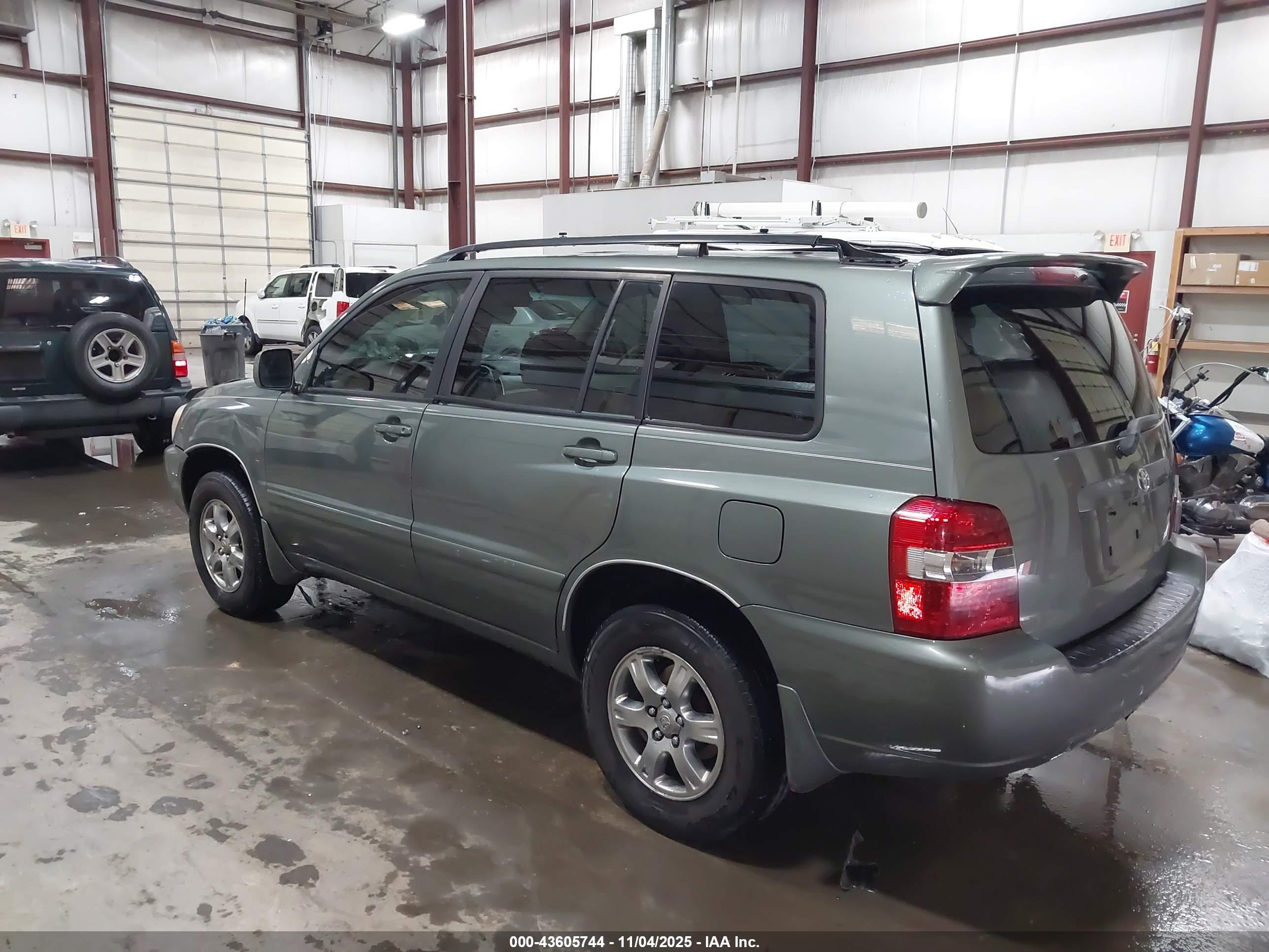 TOYOTA HIGHLANDER image 3
