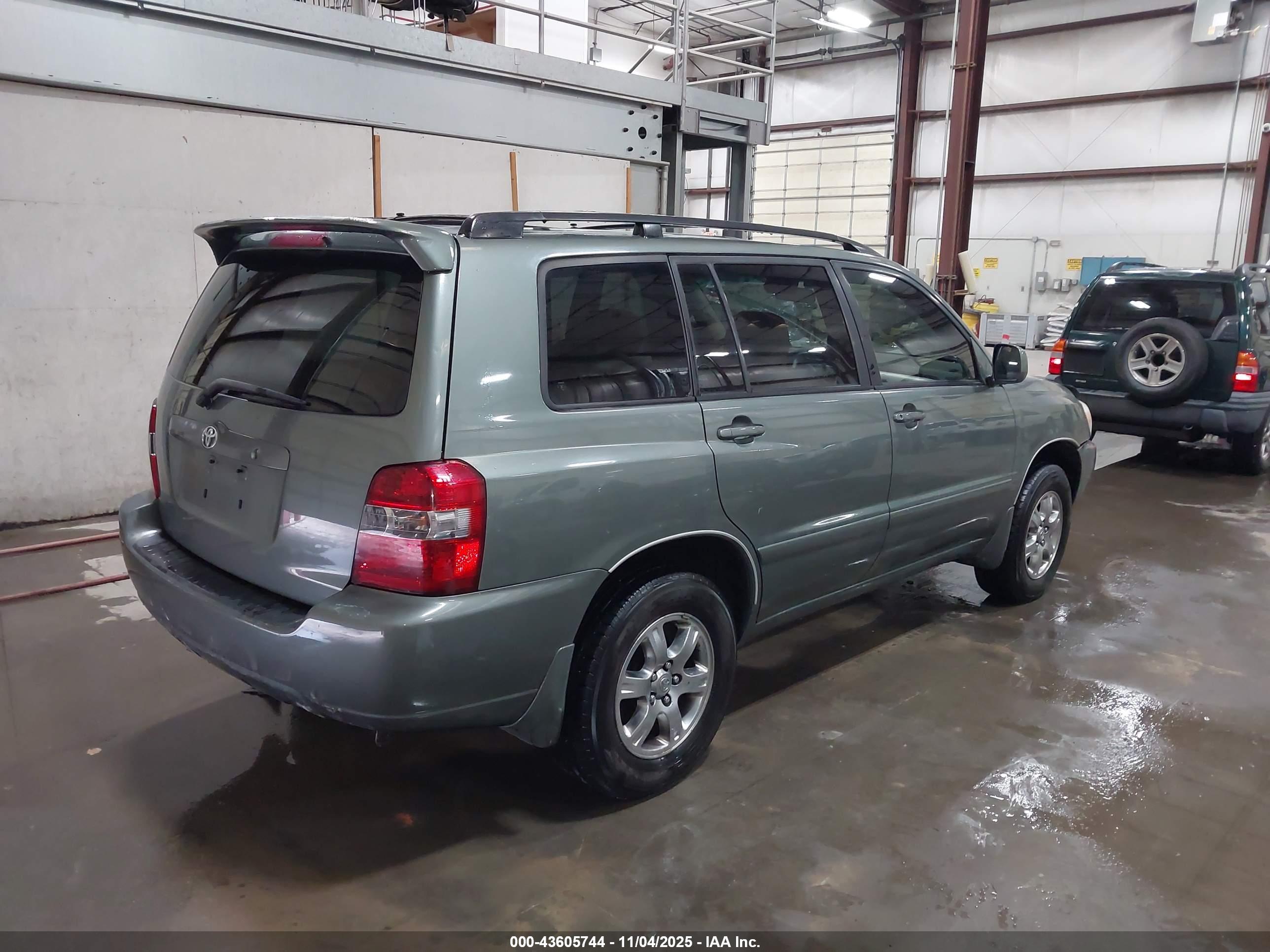 TOYOTA HIGHLANDER image 4