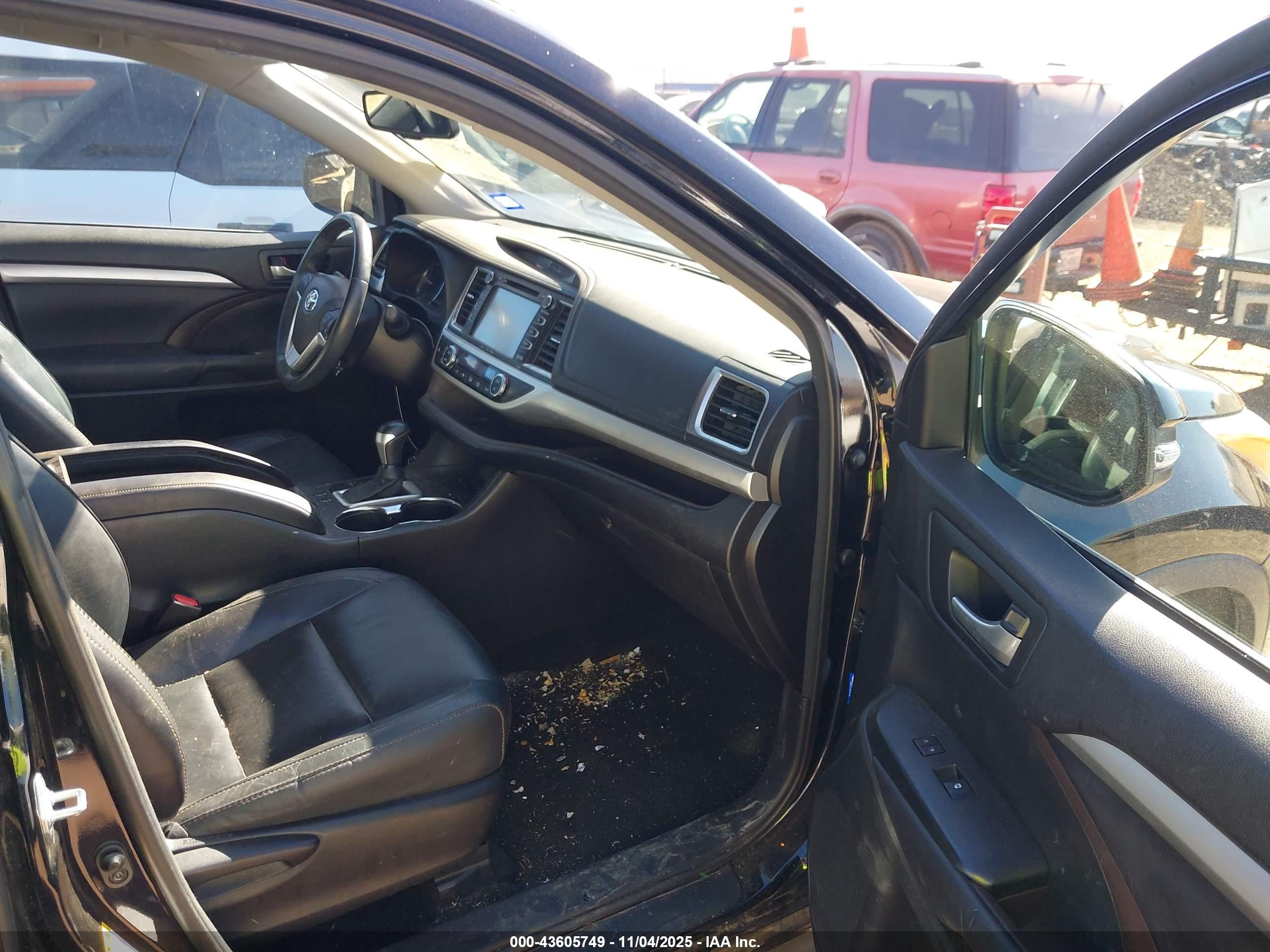 TOYOTA HIGHLANDER image 5