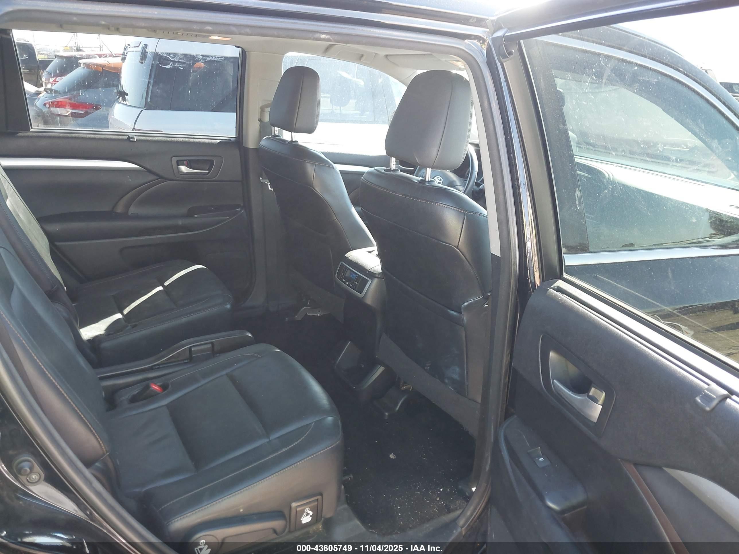 TOYOTA HIGHLANDER image 8