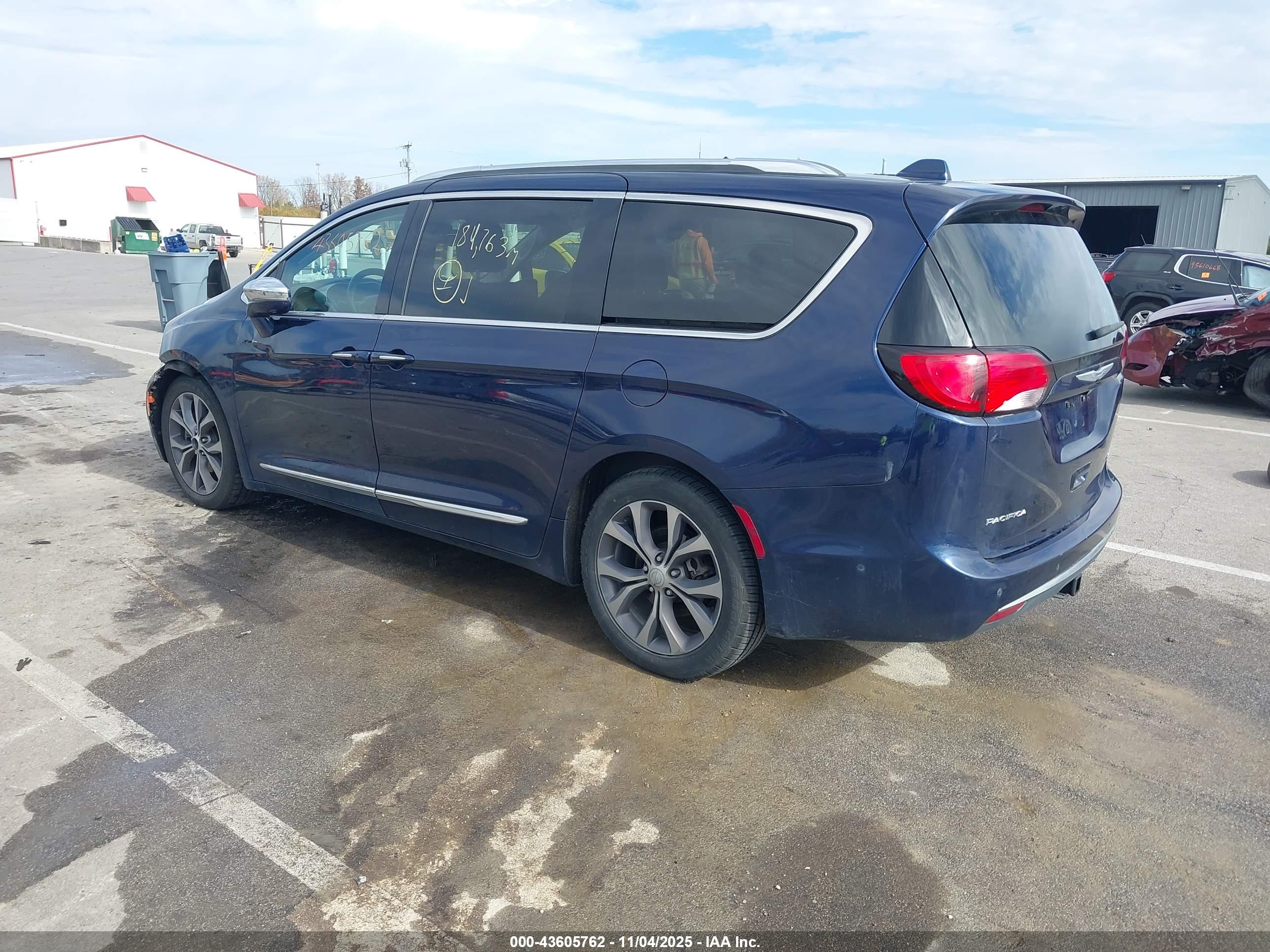 CHRYSLER PACIFICA image 3