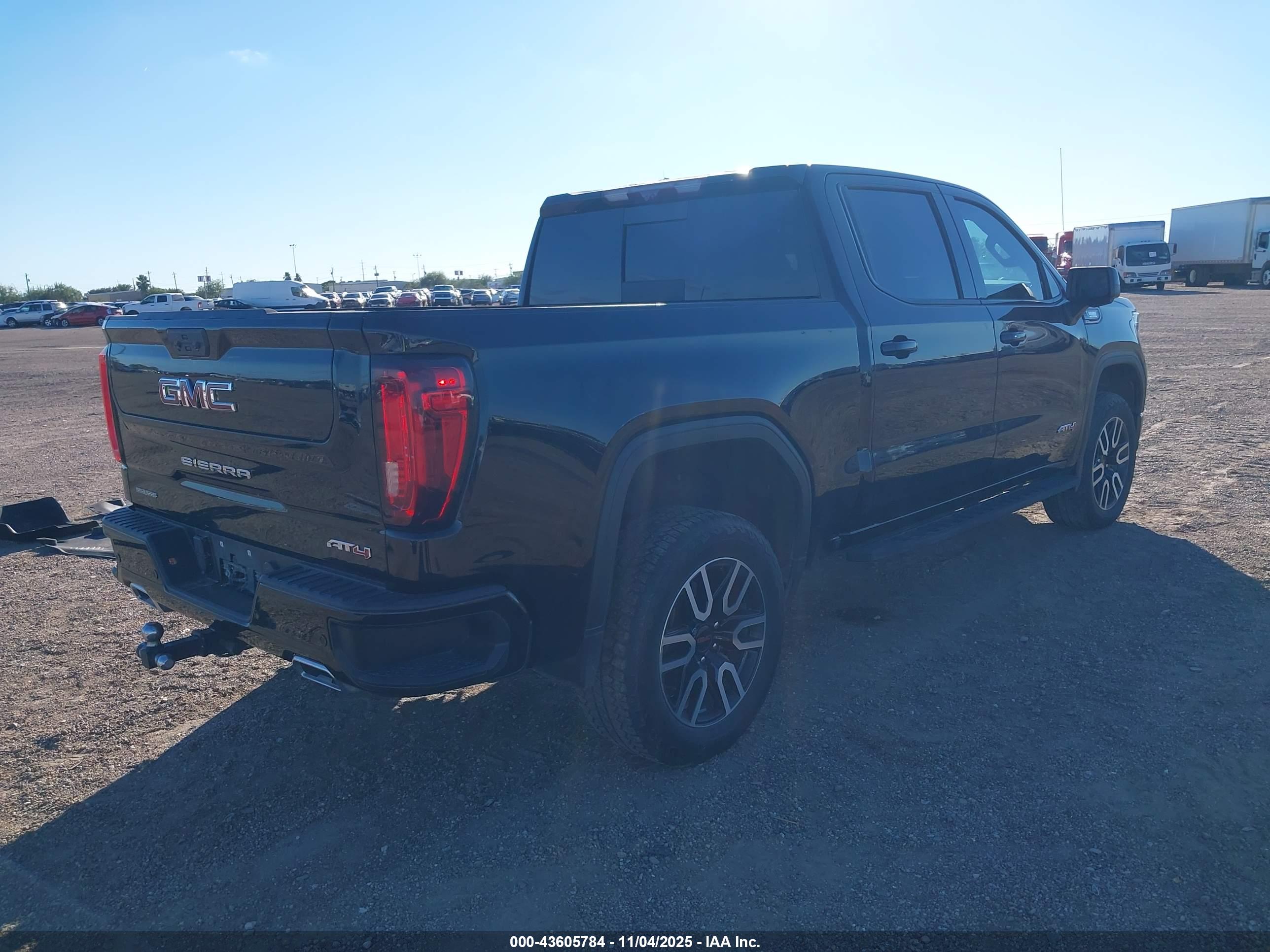 GMC SIERRA image 4