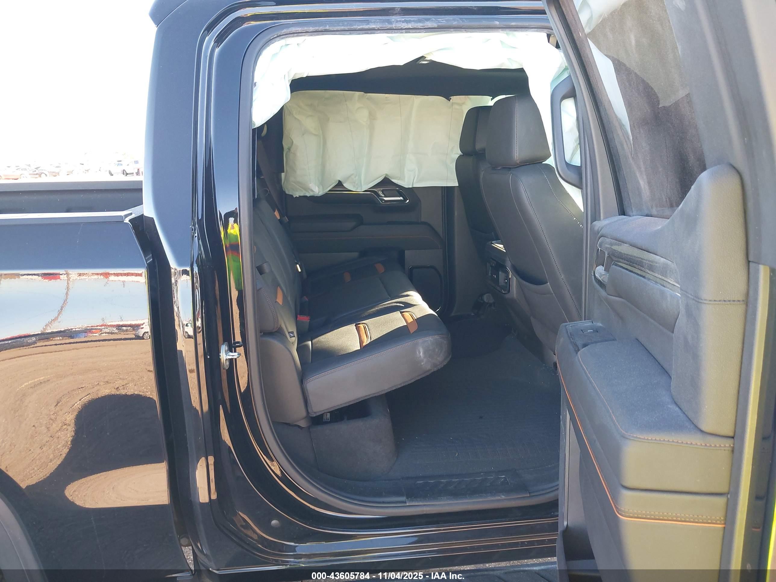 GMC SIERRA image 8