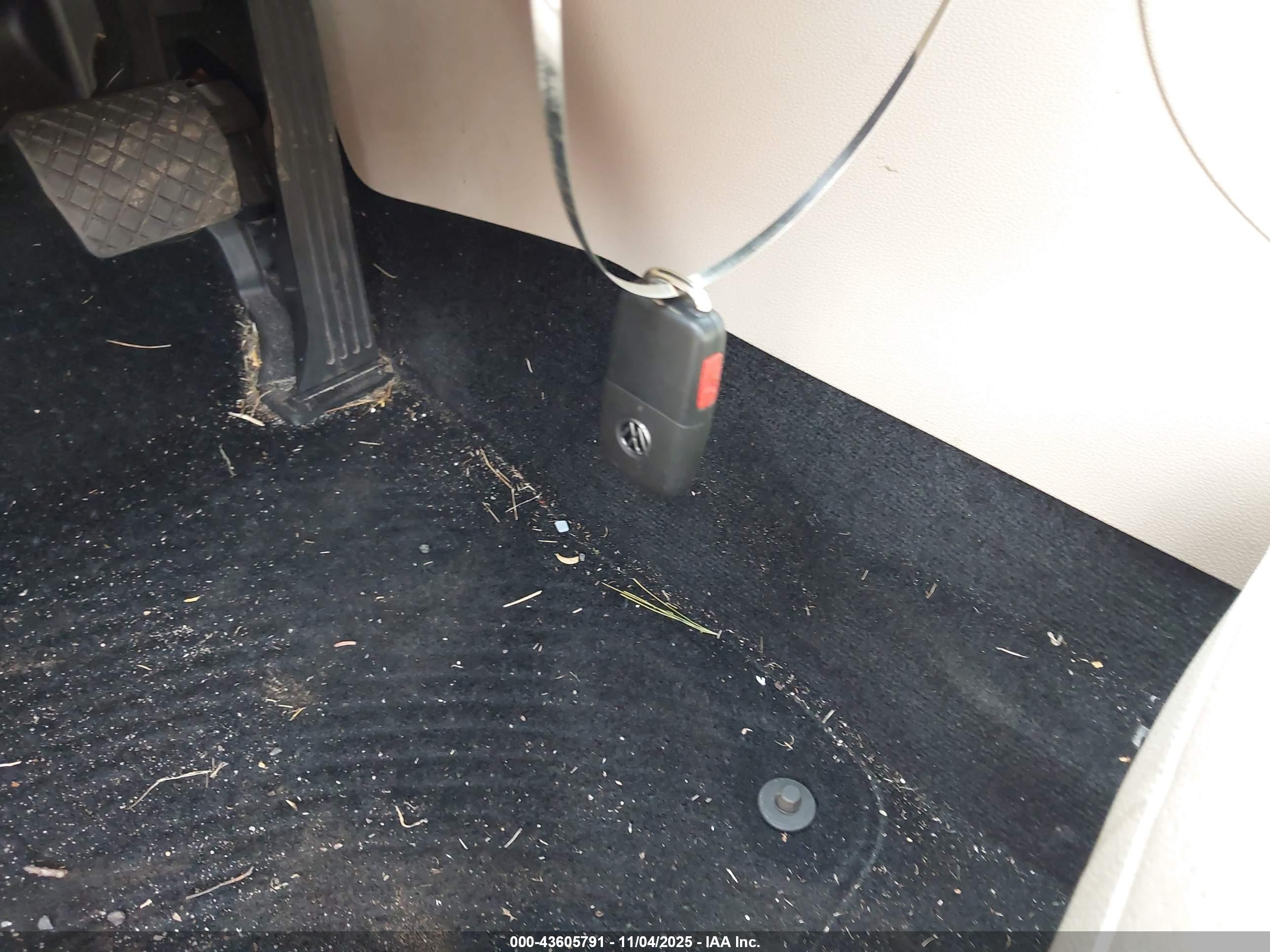 VOLKSWAGEN PASSAT image 11