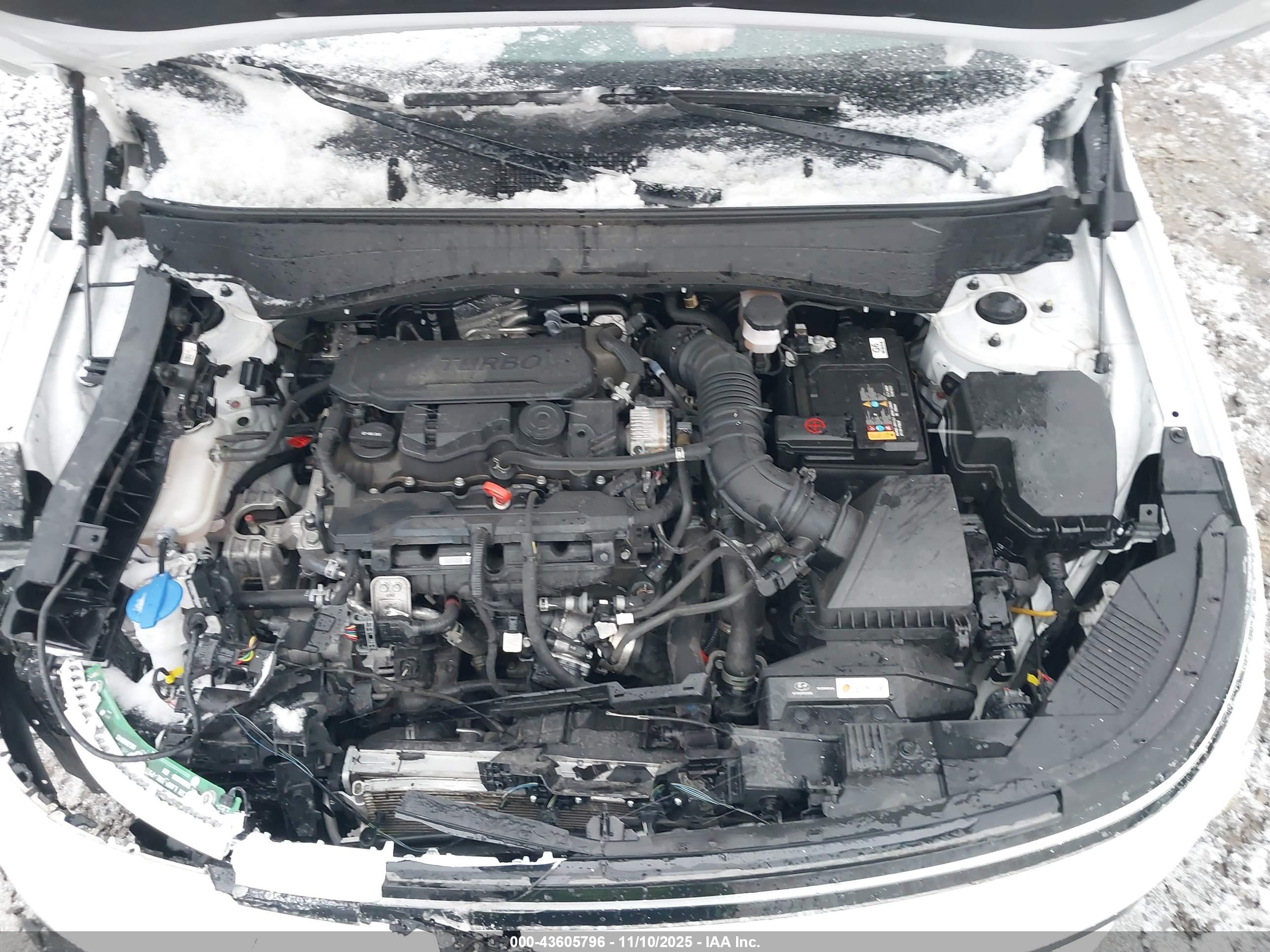 HYUNDAI KONA image 10