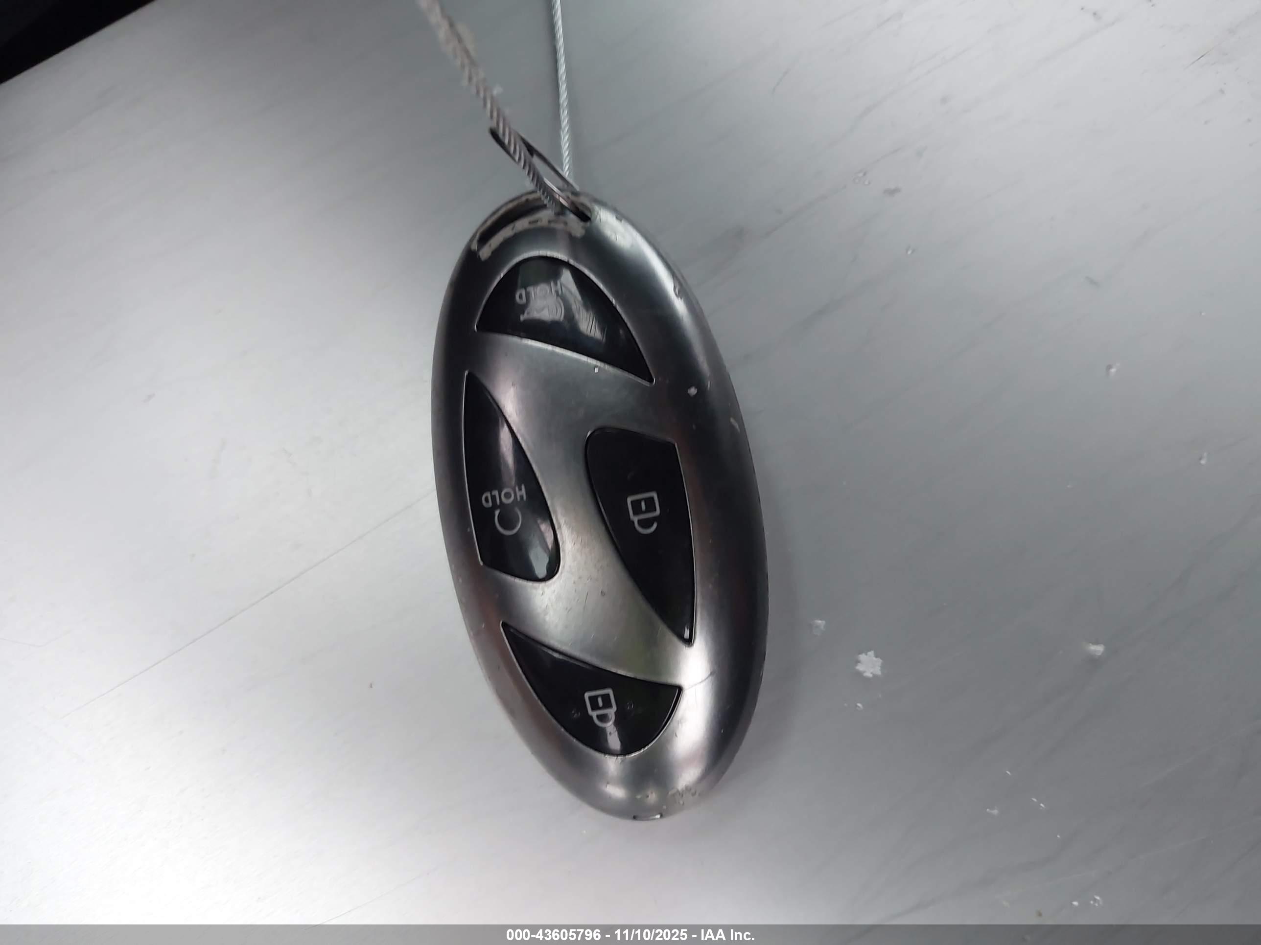 HYUNDAI KONA image 11