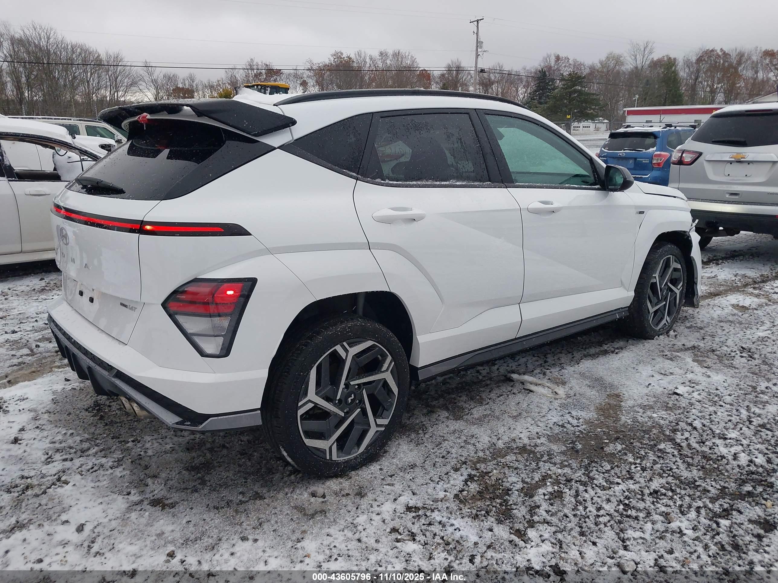 HYUNDAI KONA image 4