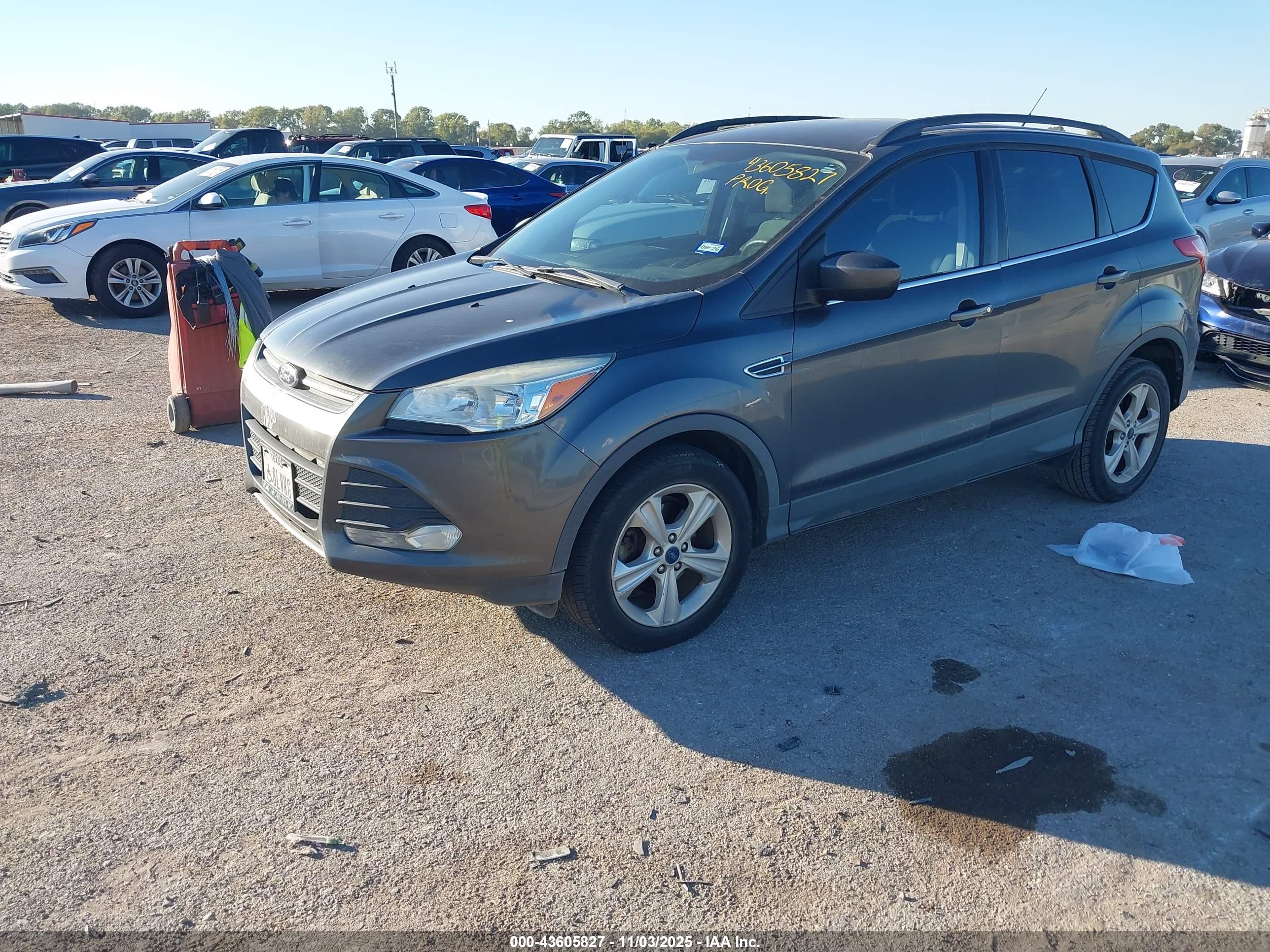FORD ESCAPE image 2