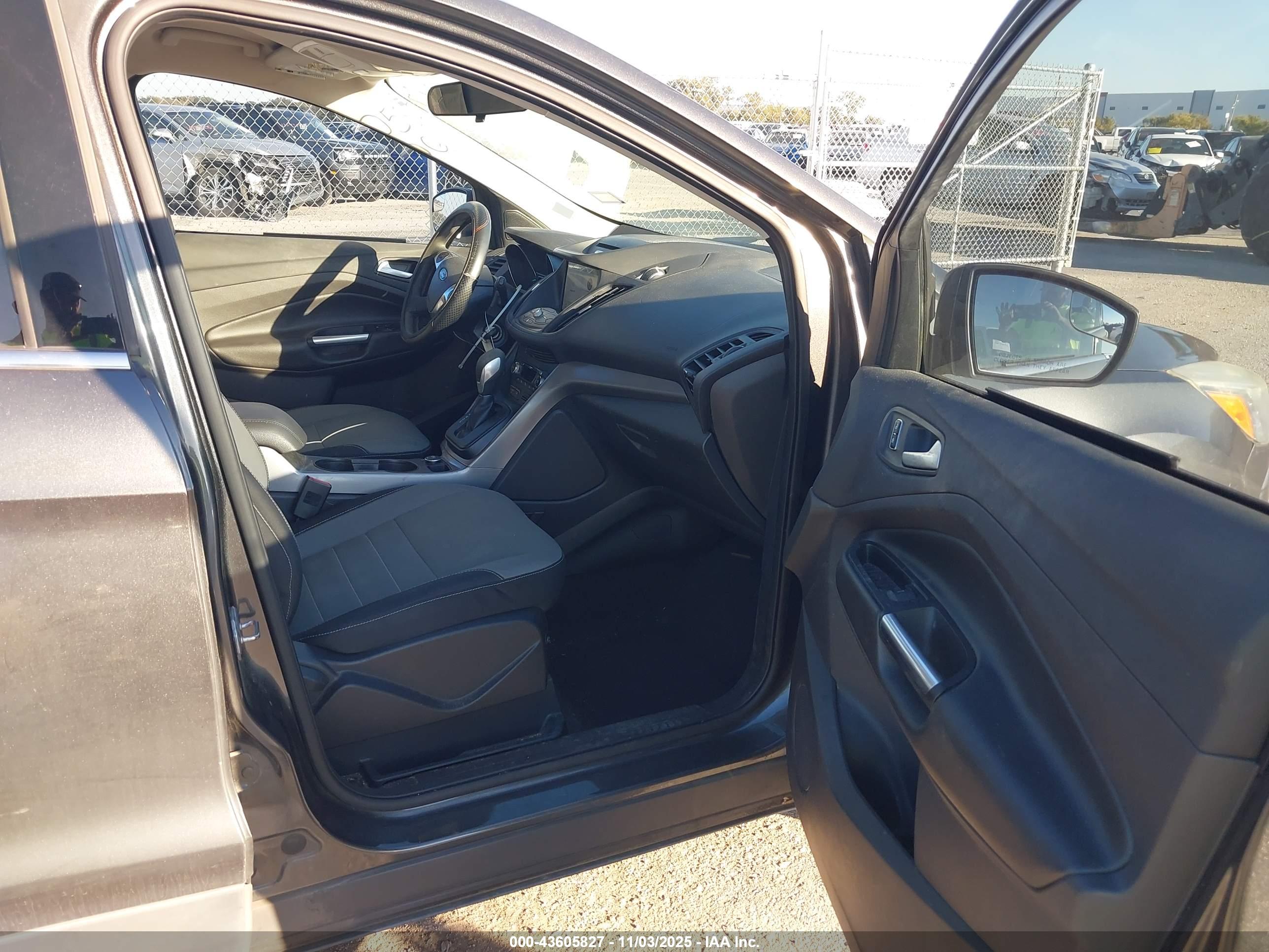 FORD ESCAPE image 5