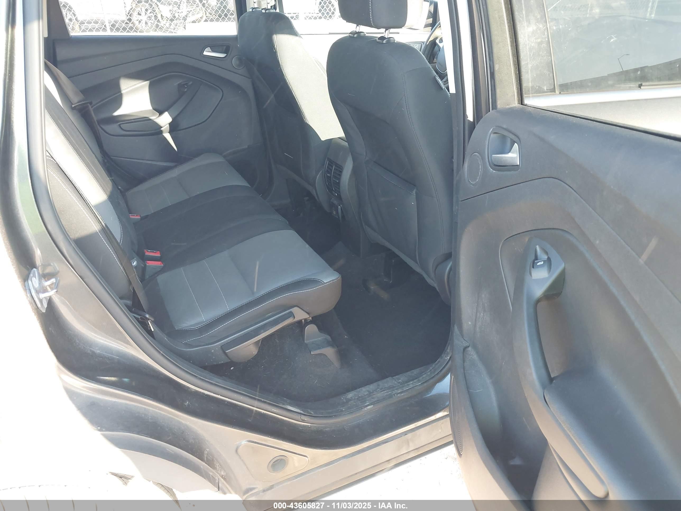 FORD ESCAPE image 8