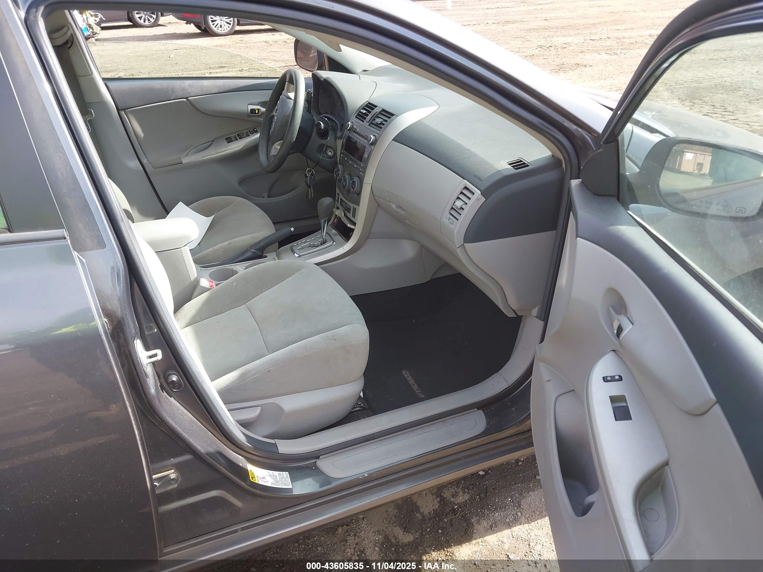TOYOTA COROLLA image 5