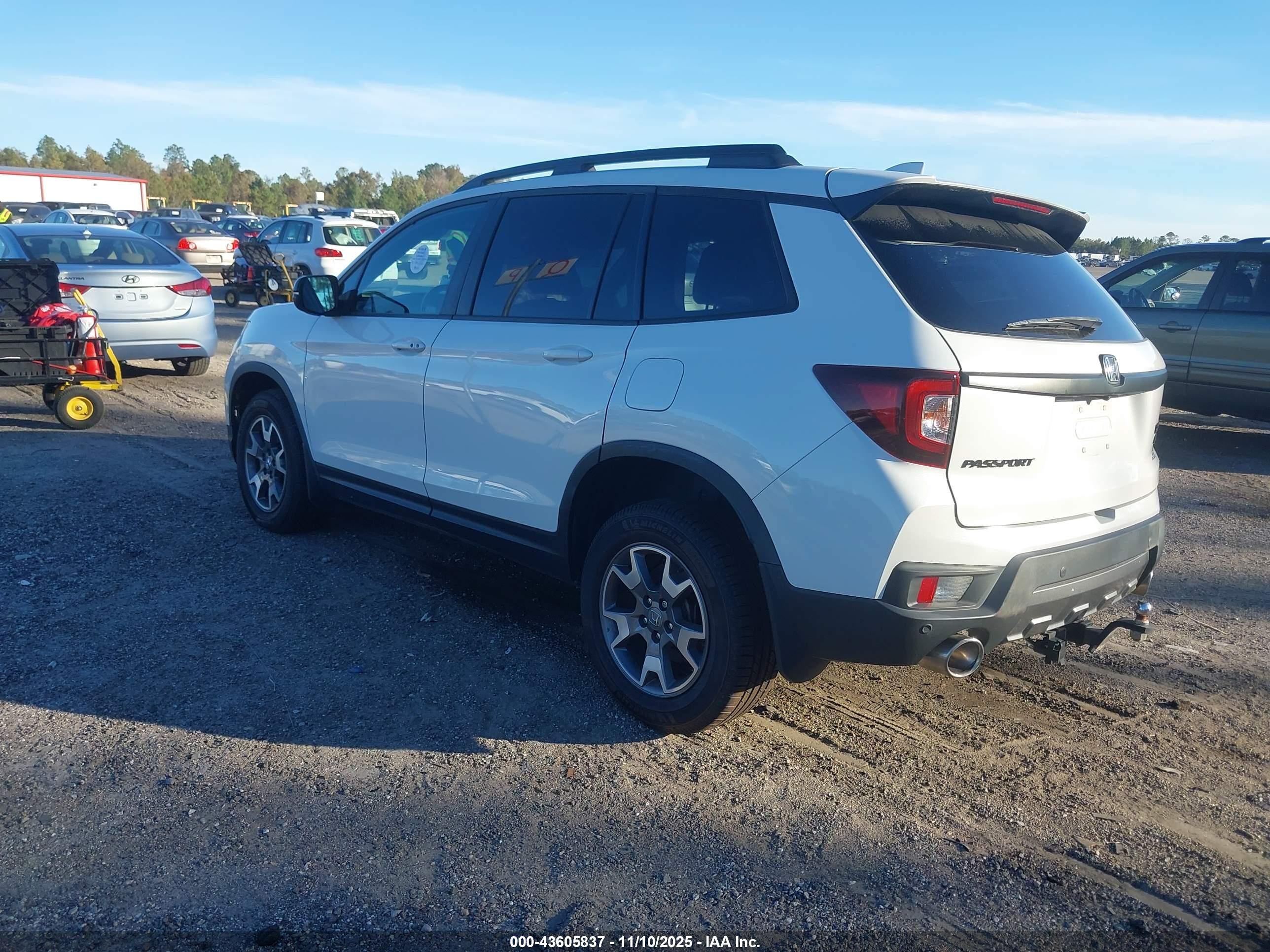 HONDA PASSPORT image 3