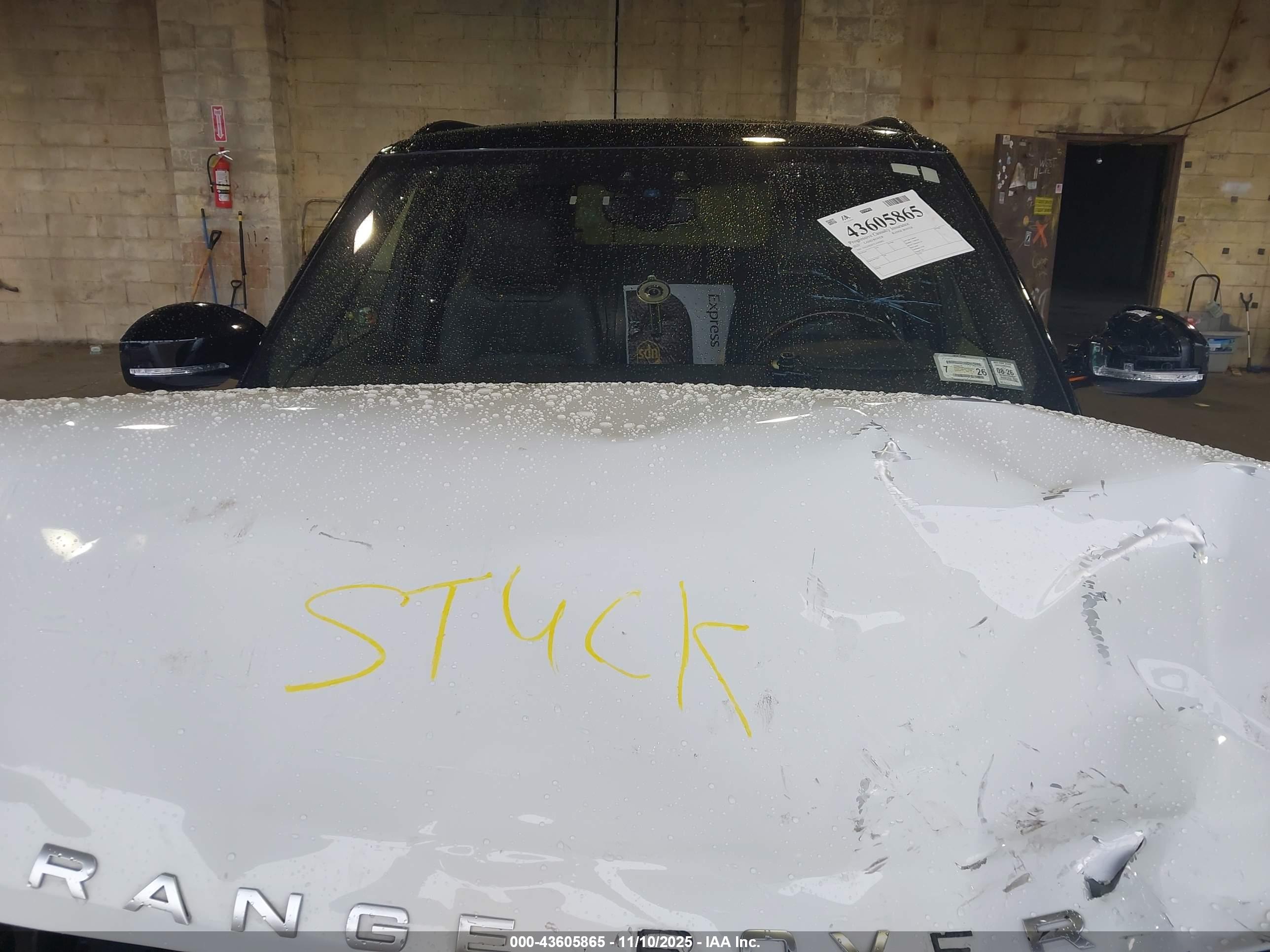 LAND ROVER image 10