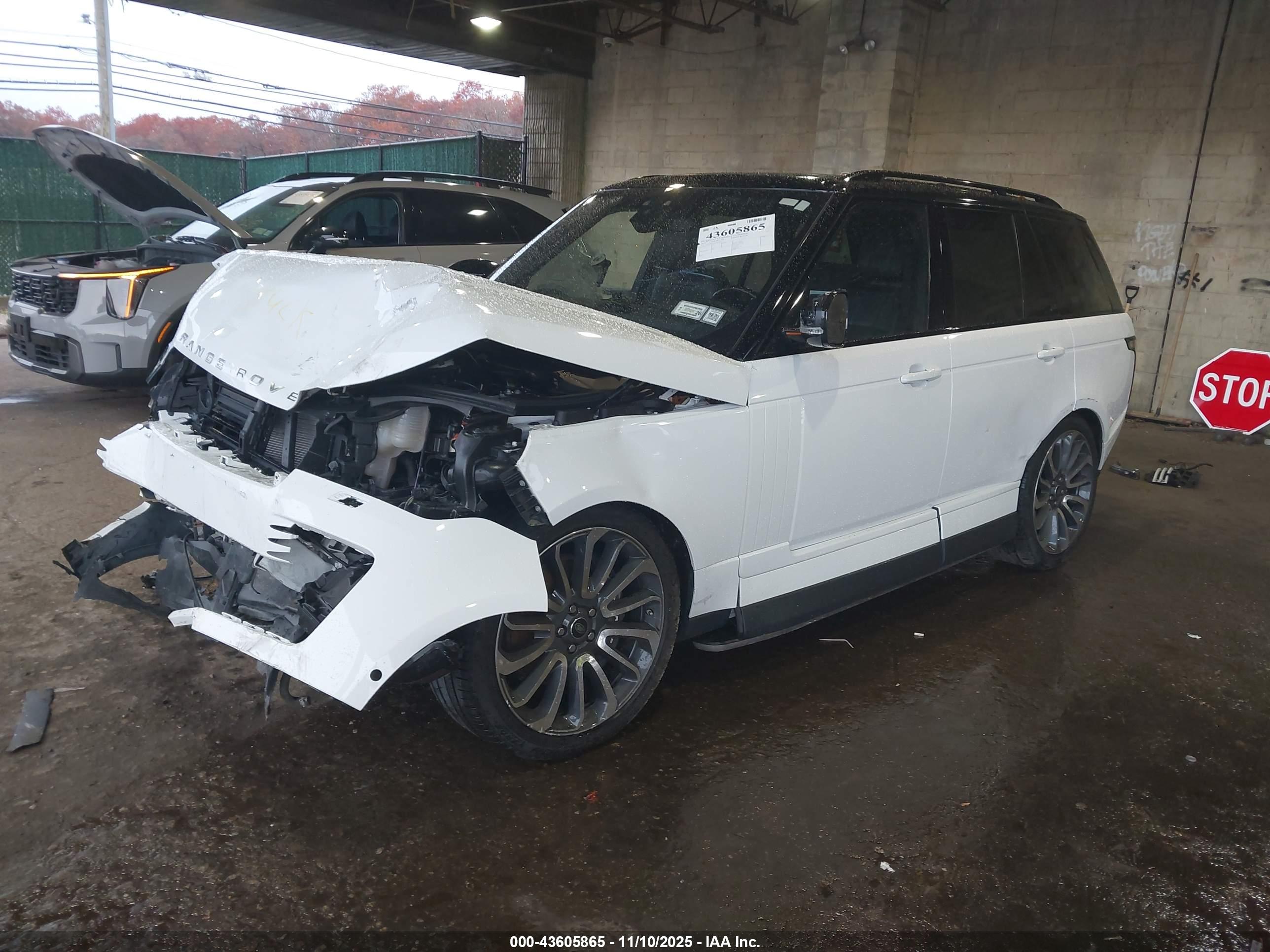 LAND ROVER image 2
