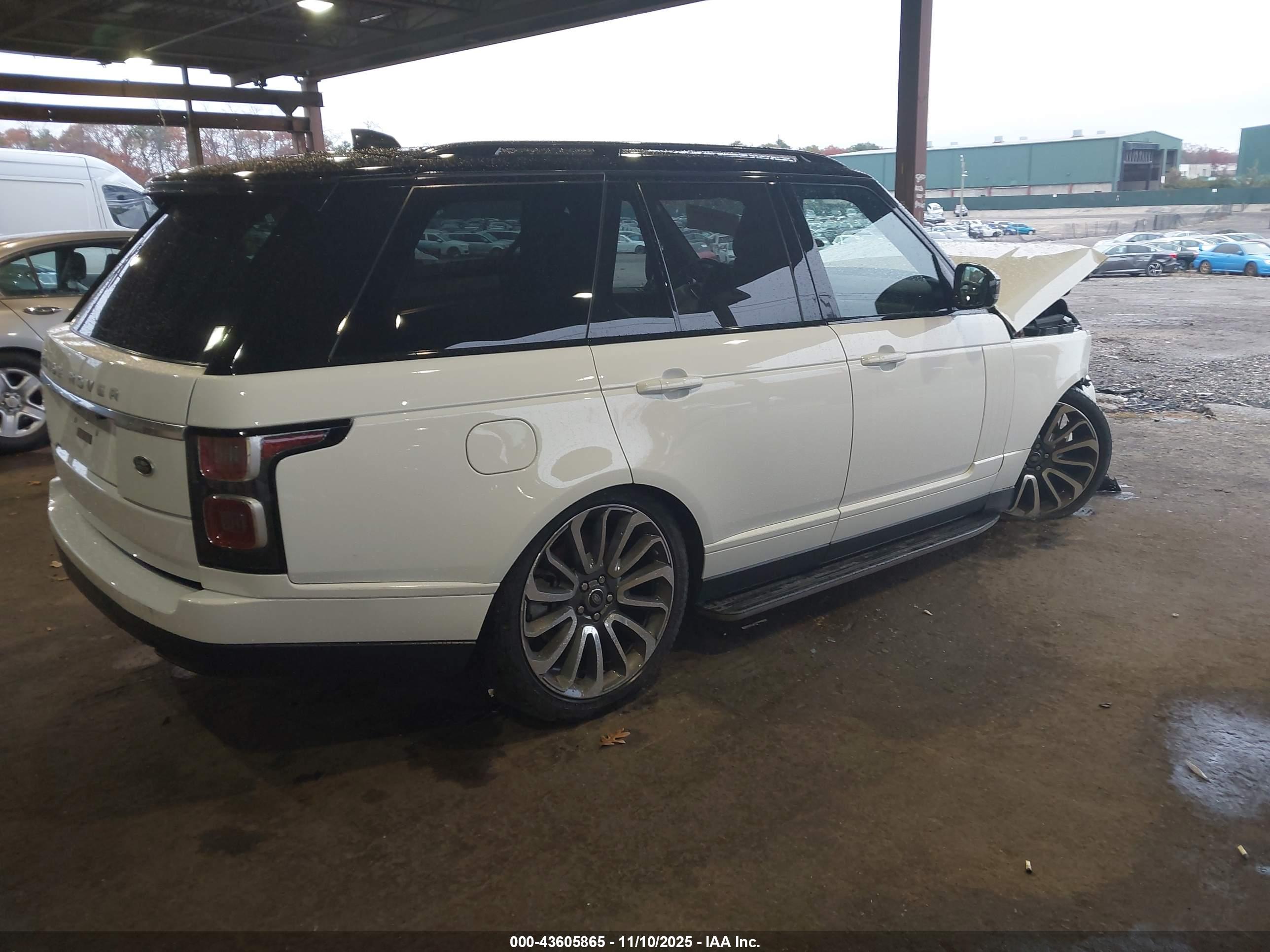 LAND ROVER image 4