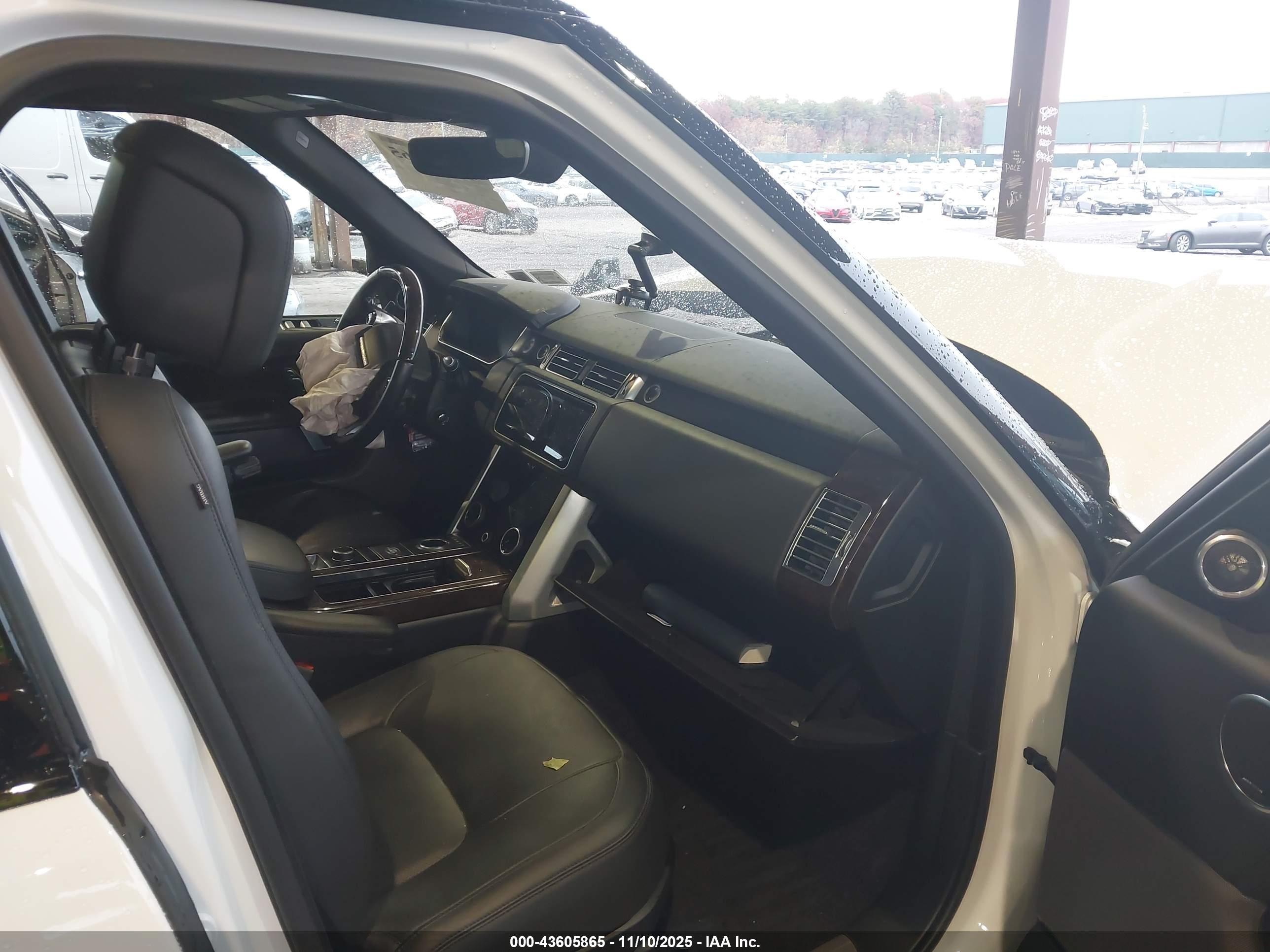 LAND ROVER image 5