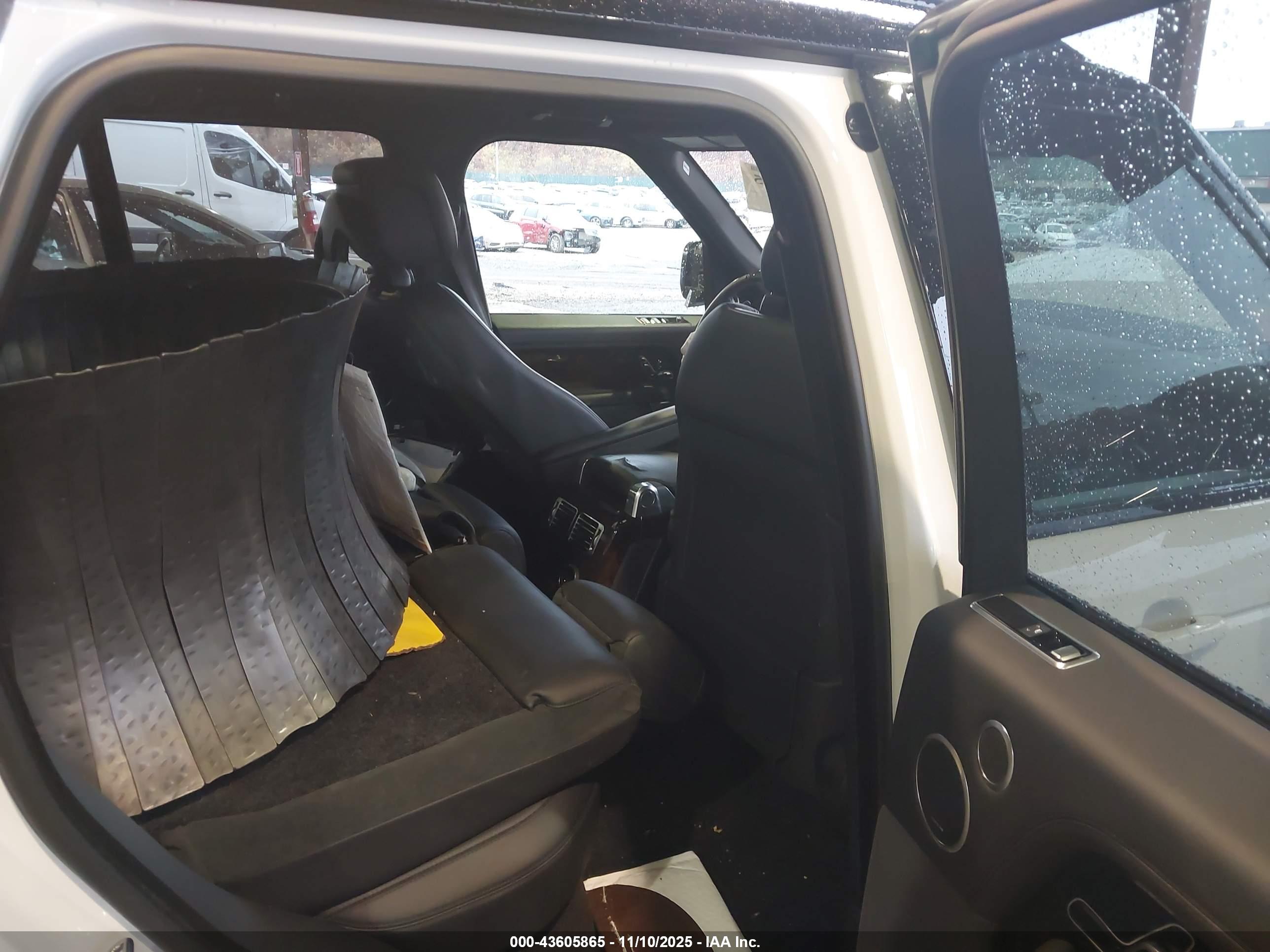 LAND ROVER image 8