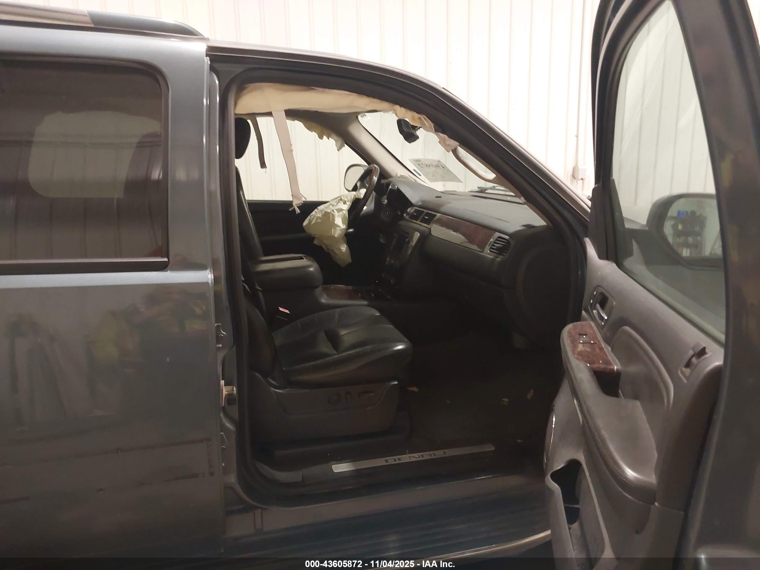 GMC YUKON image 5