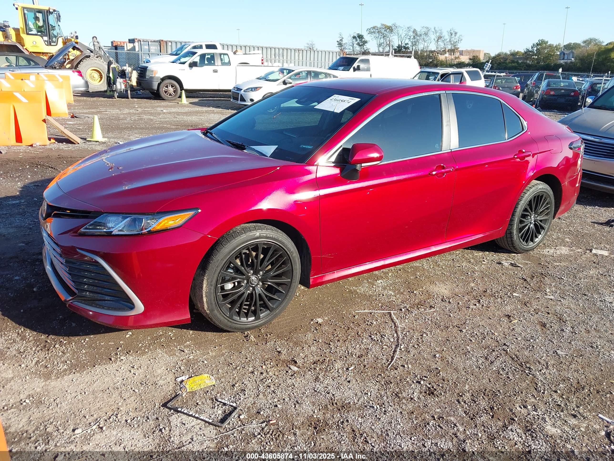 TOYOTA CAMRY image 2