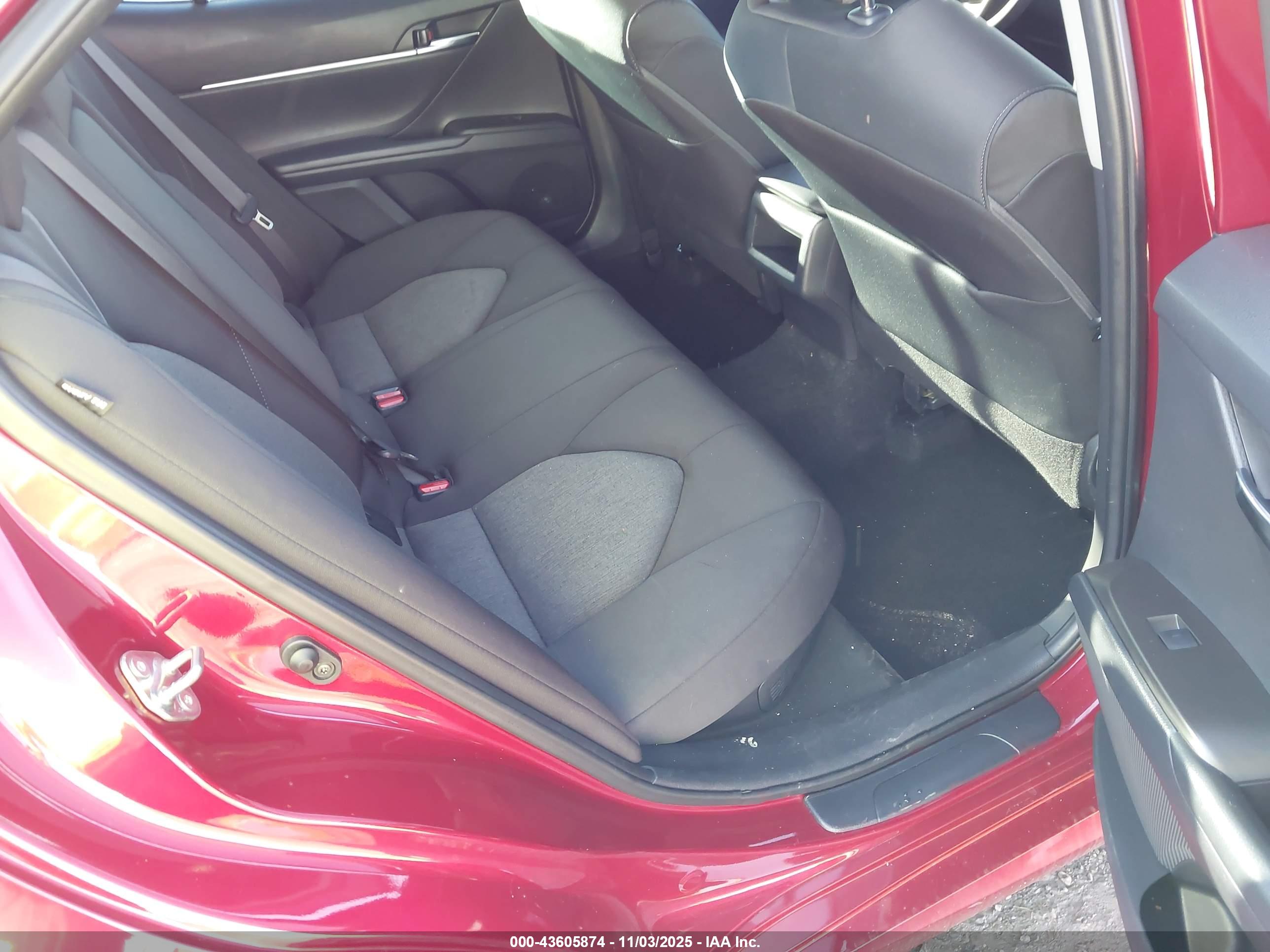 TOYOTA CAMRY image 8