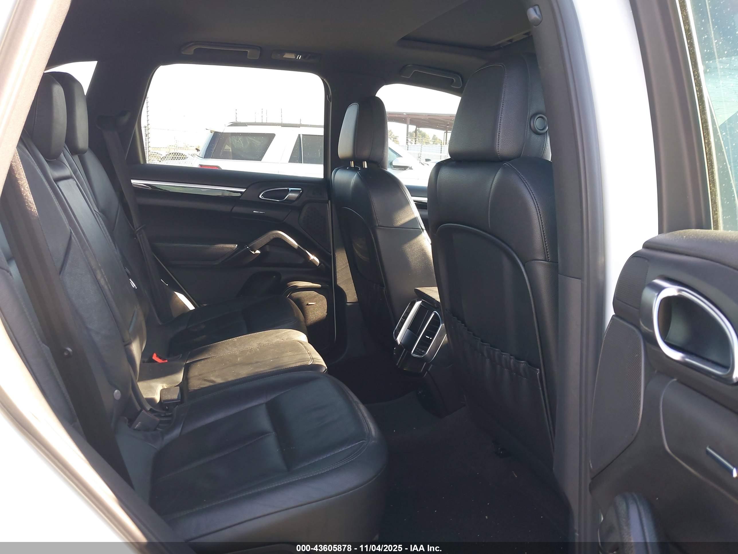 PORSCHE CAYENNE image 8