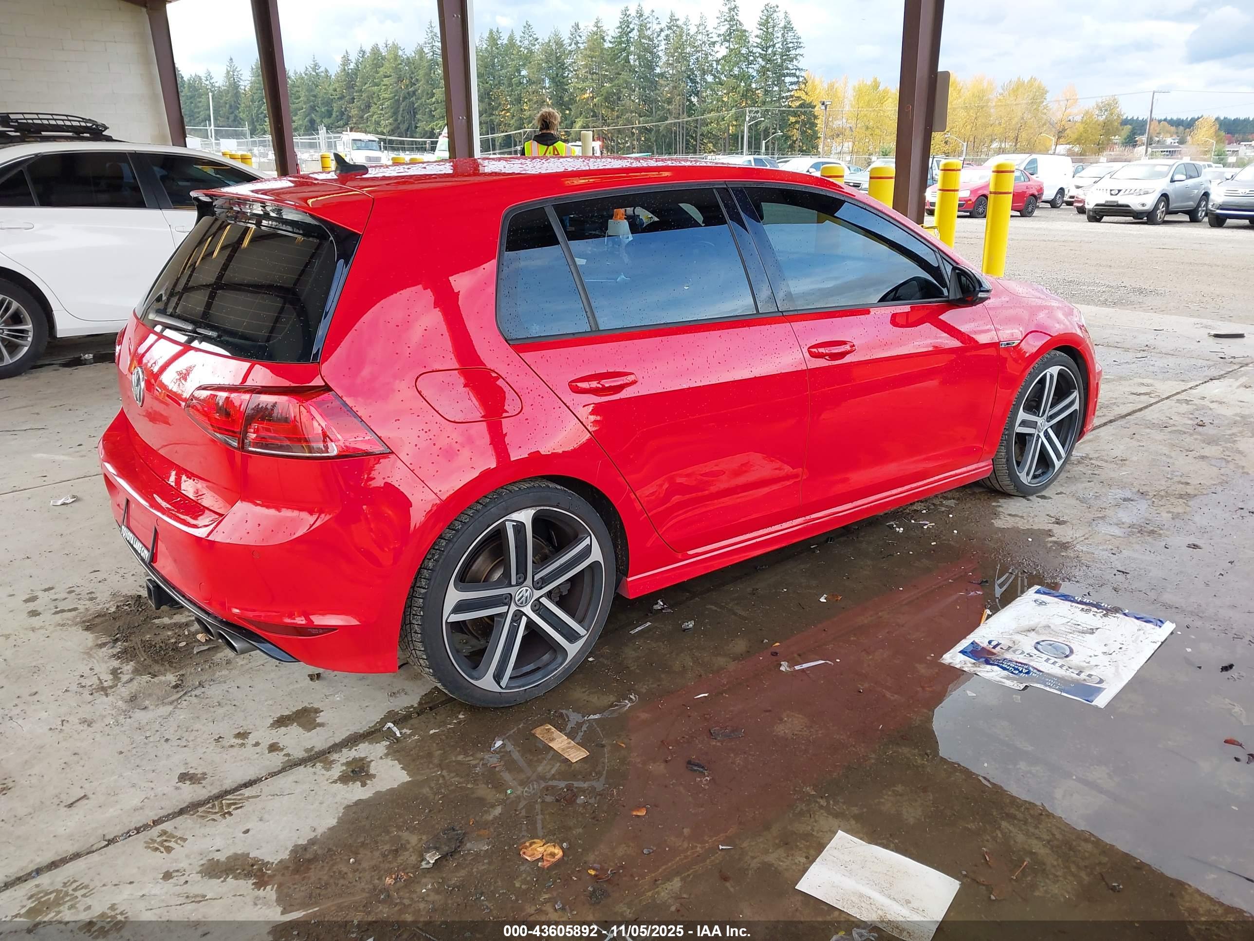 VOLKSWAGEN GOLF image 4