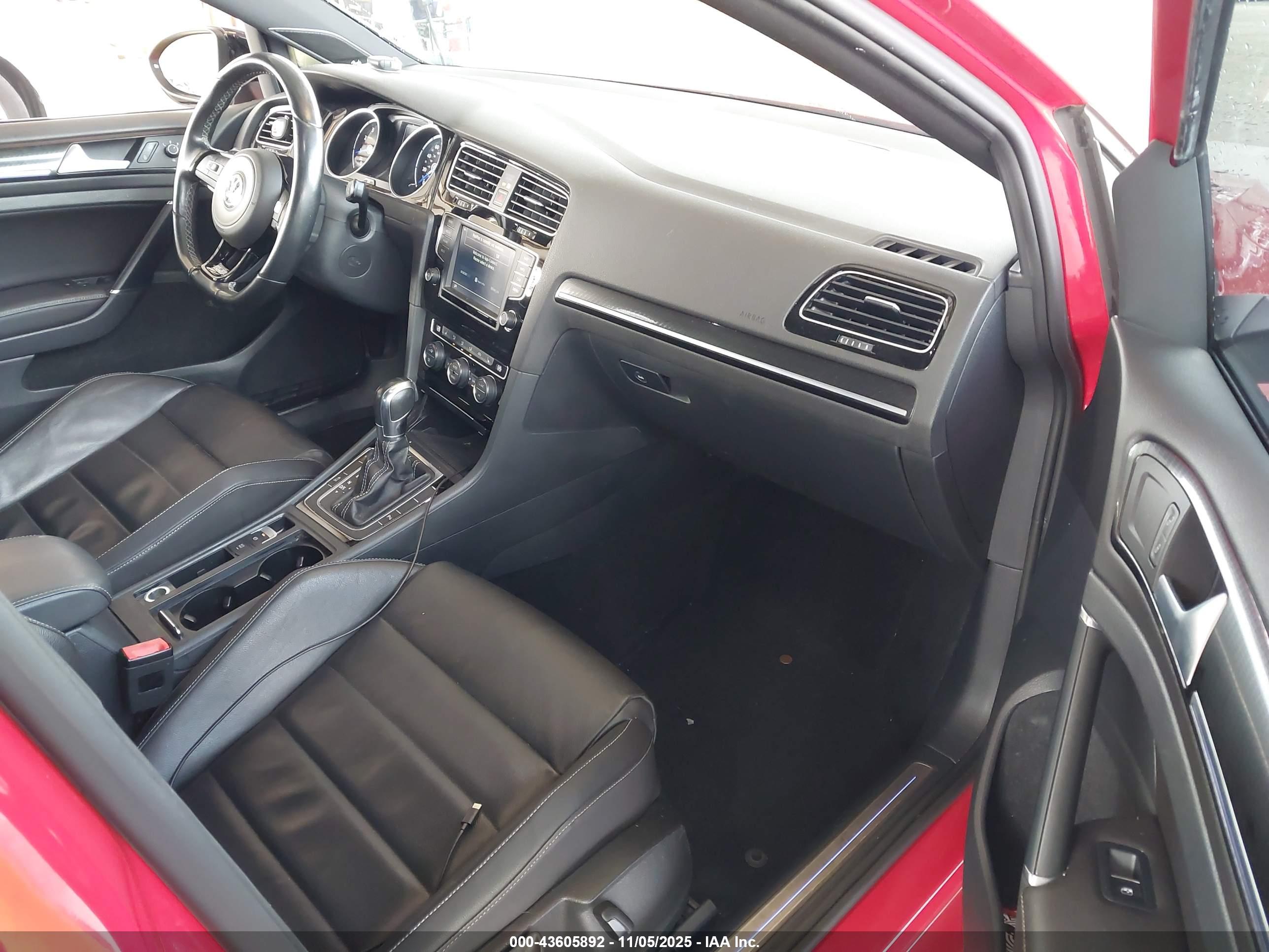 VOLKSWAGEN GOLF image 5