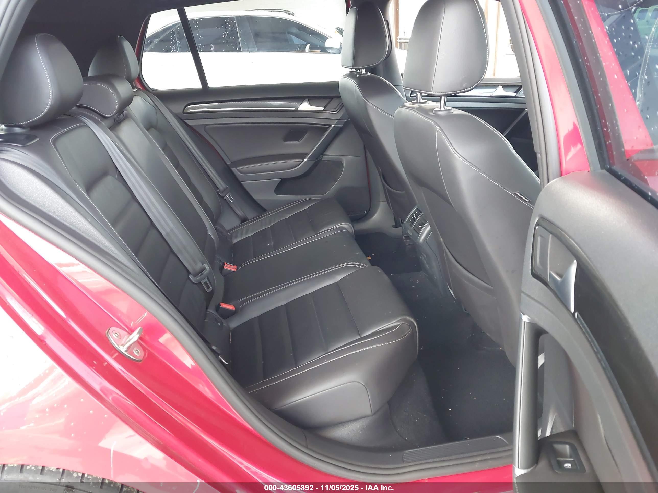 VOLKSWAGEN GOLF image 8