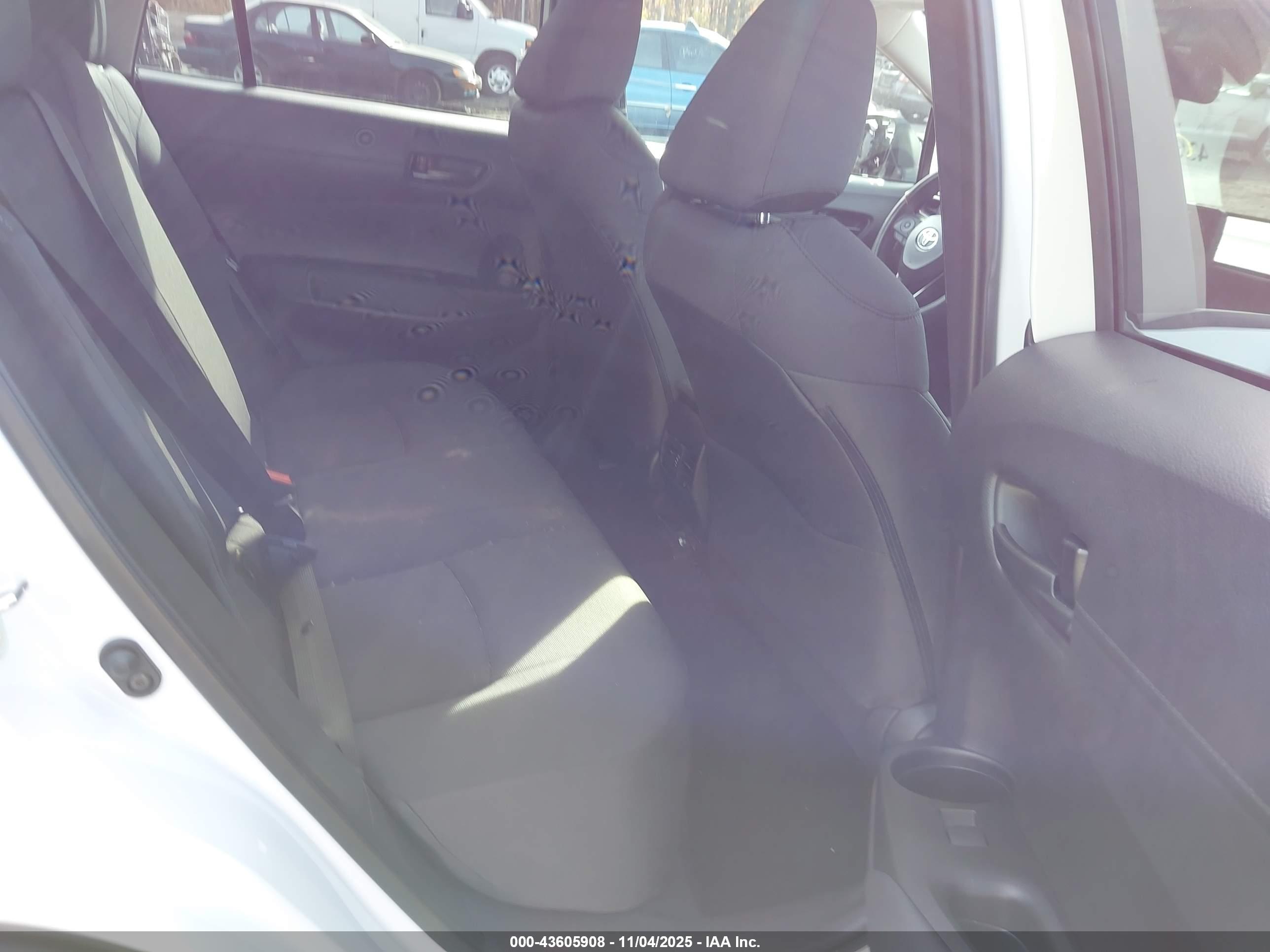 TOYOTA COROLLA image 8