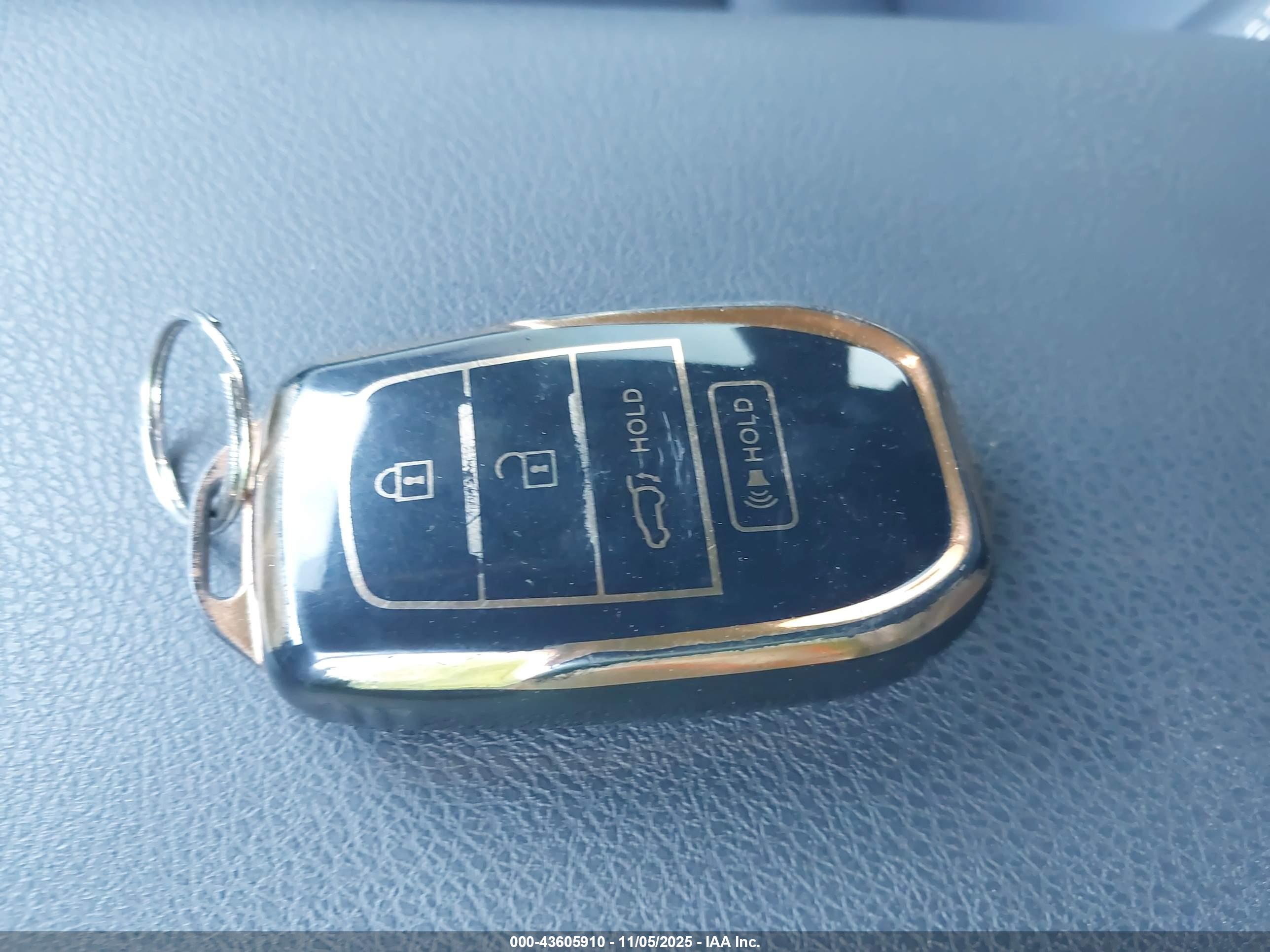 TOYOTA CAMRY image 11