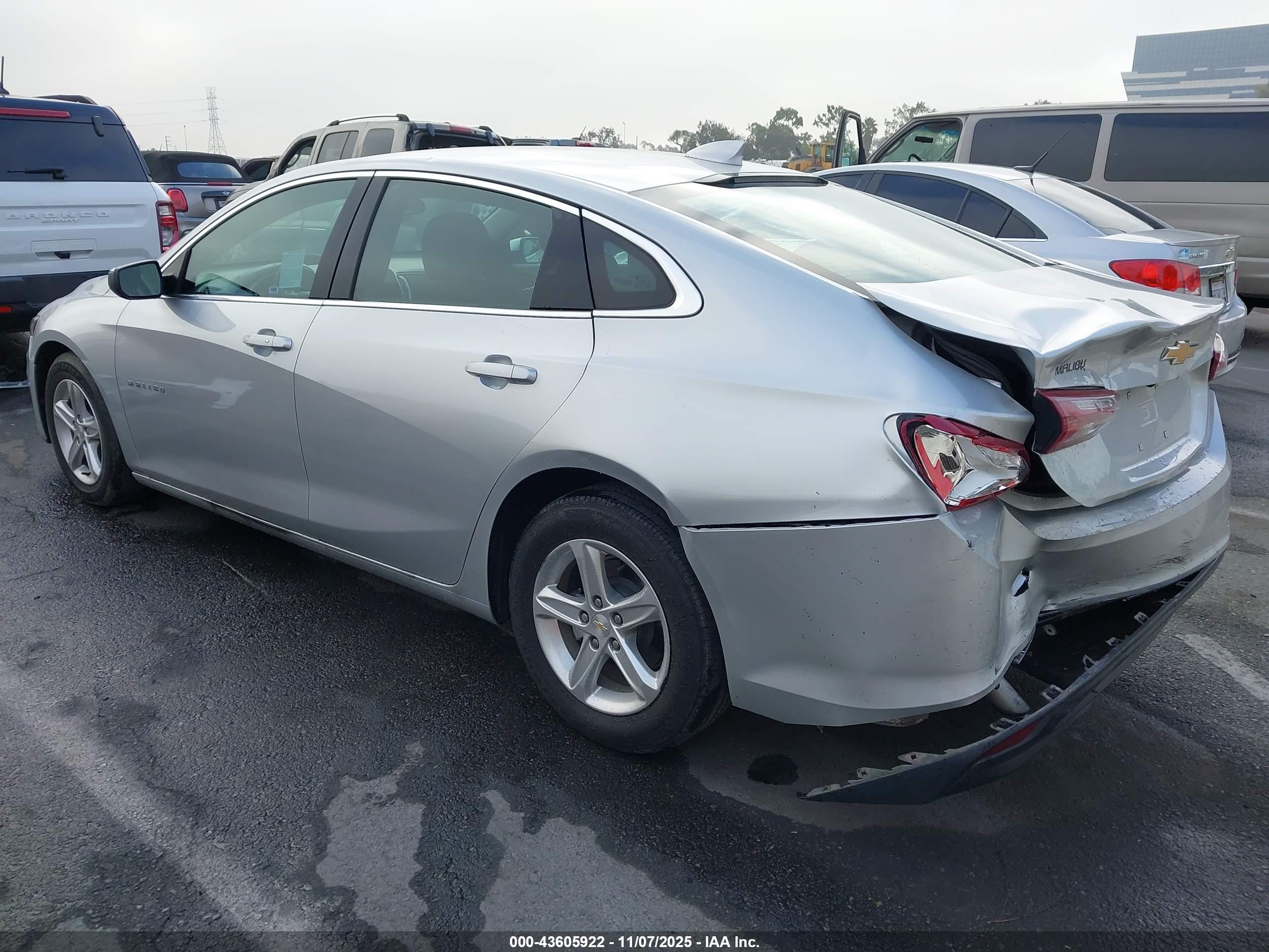 CHEVROLET MALIBU image 3