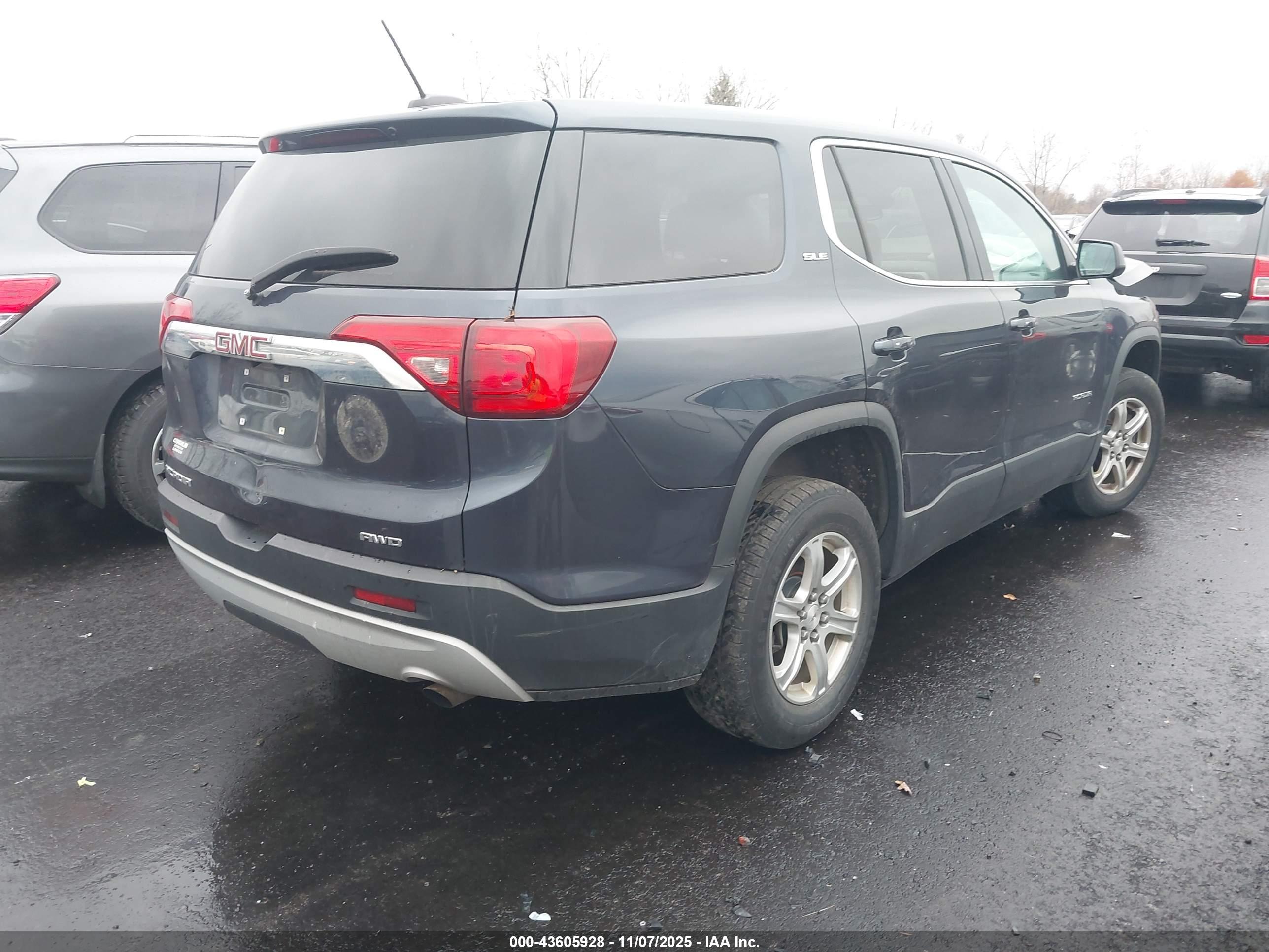 GMC ACADIA image 4