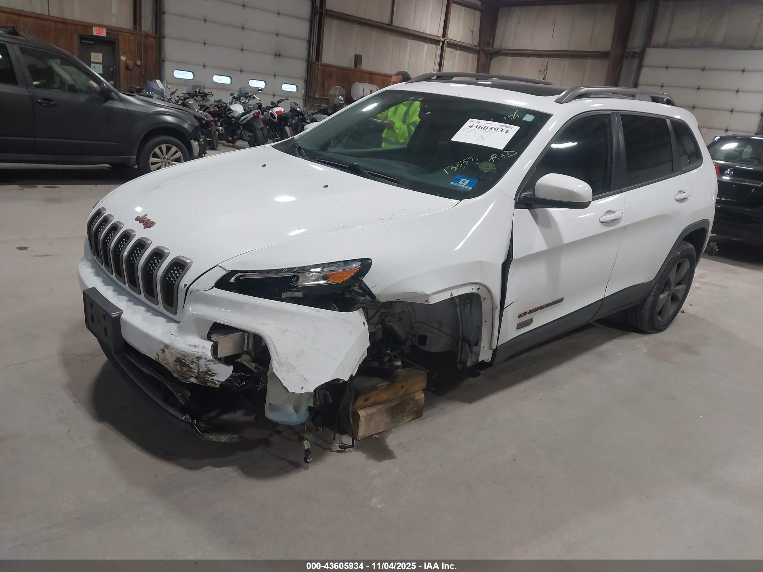JEEP CHEROKEE image 2