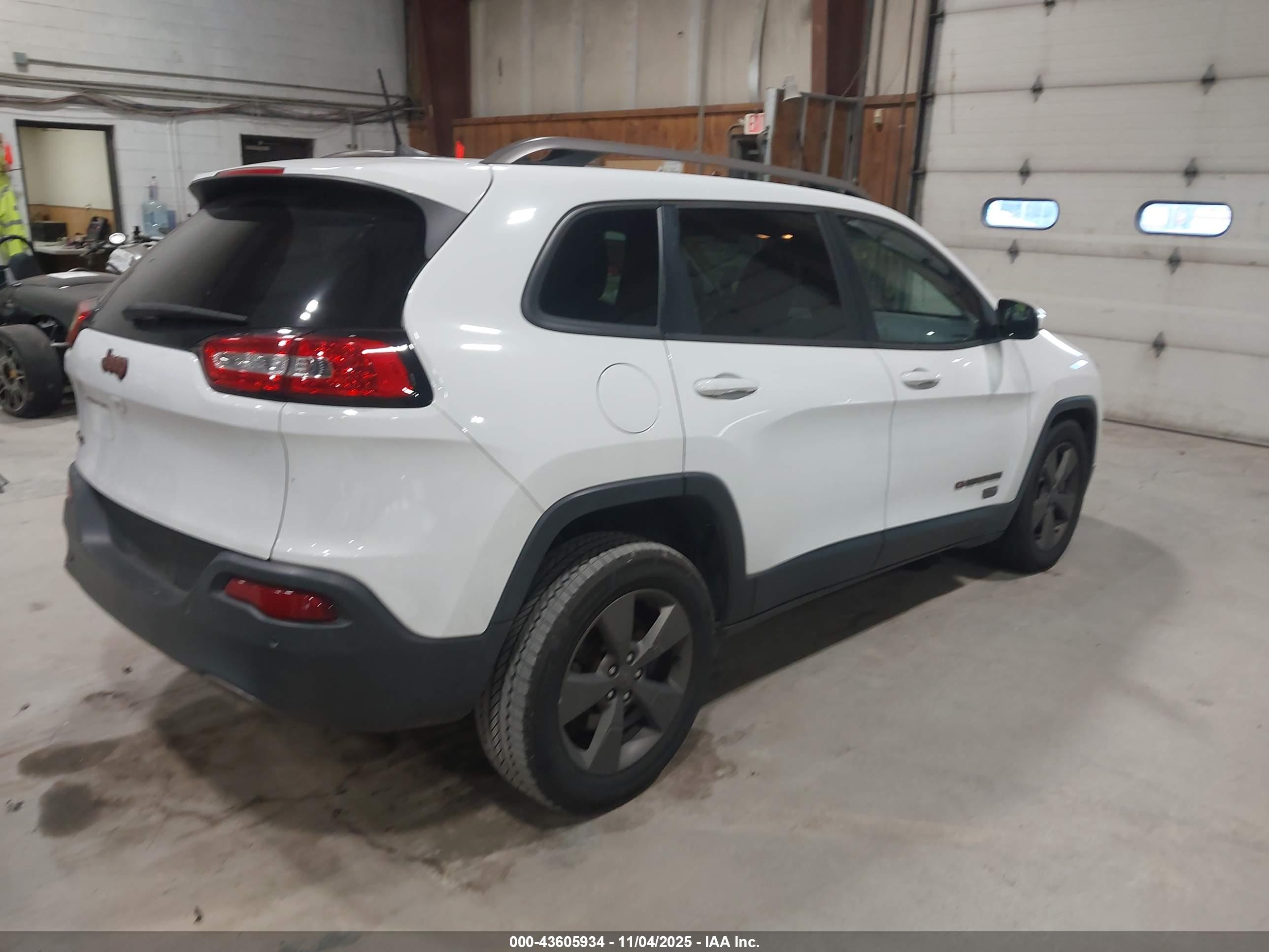 JEEP CHEROKEE image 4