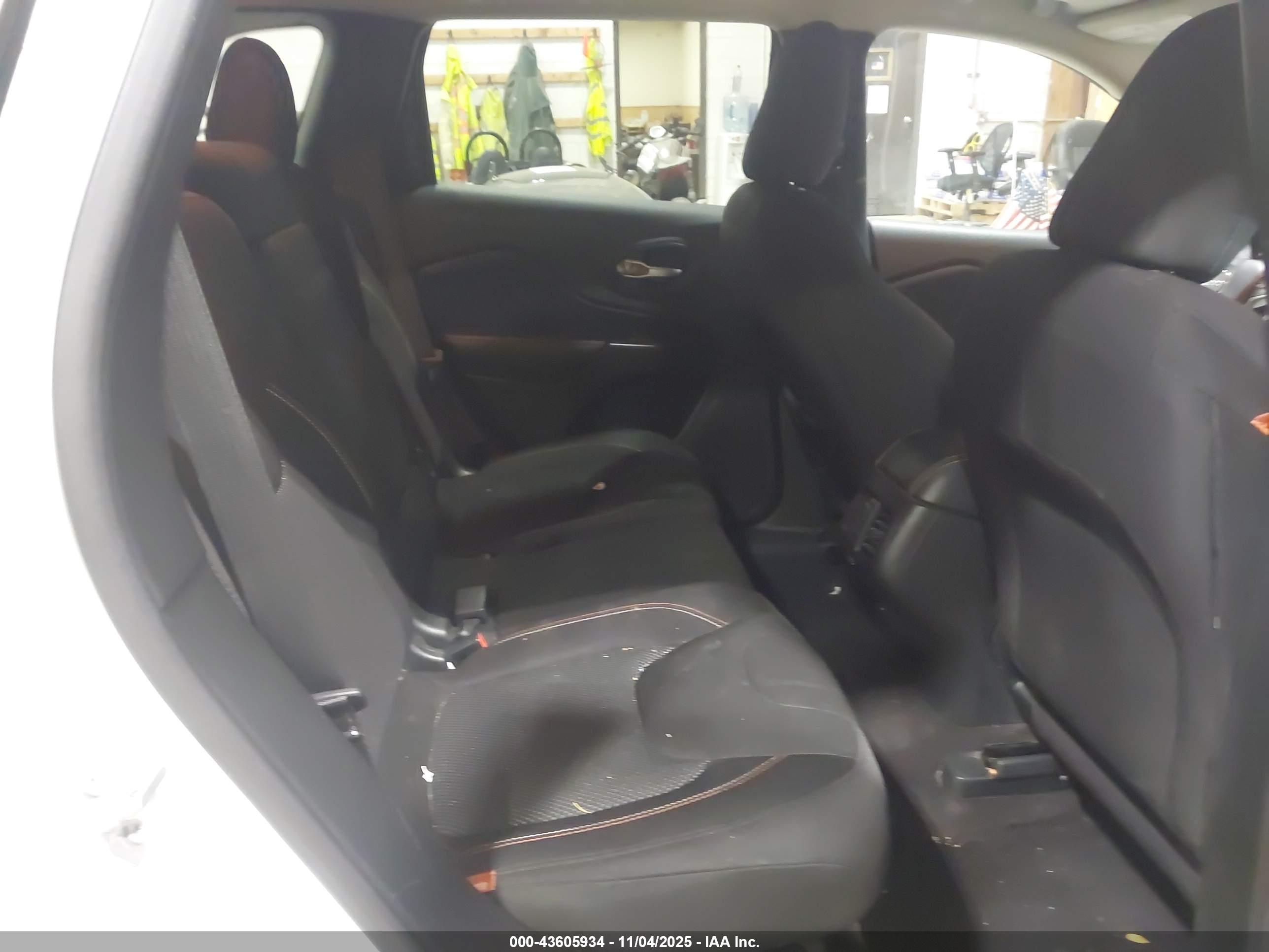 JEEP CHEROKEE image 8