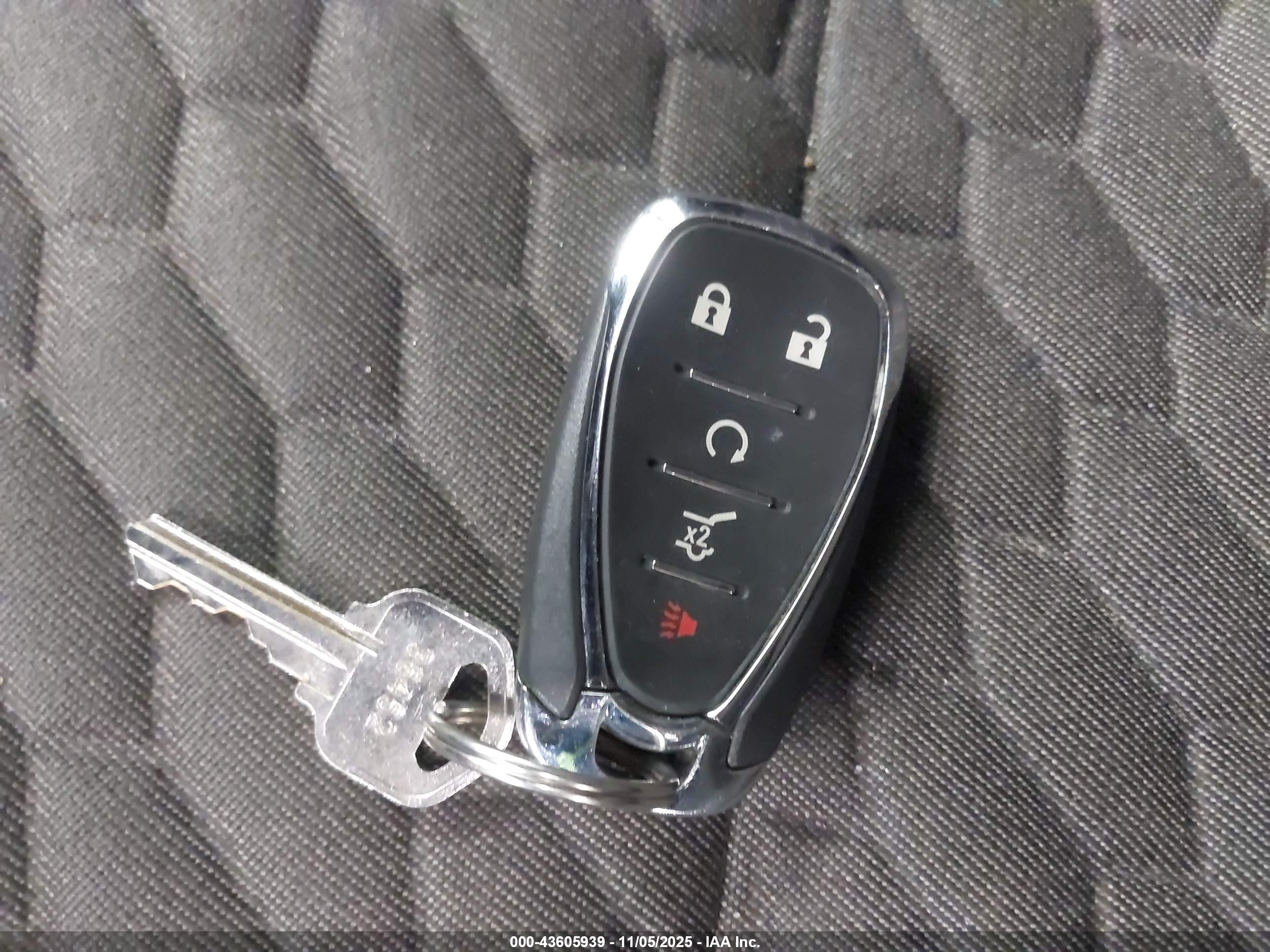CHEVROLET EQUINOX image 11