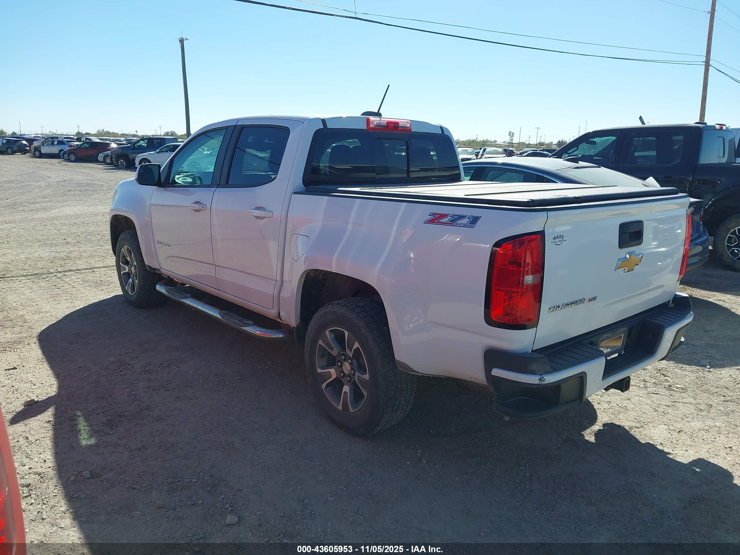 CHEVROLET COLORADO image 3