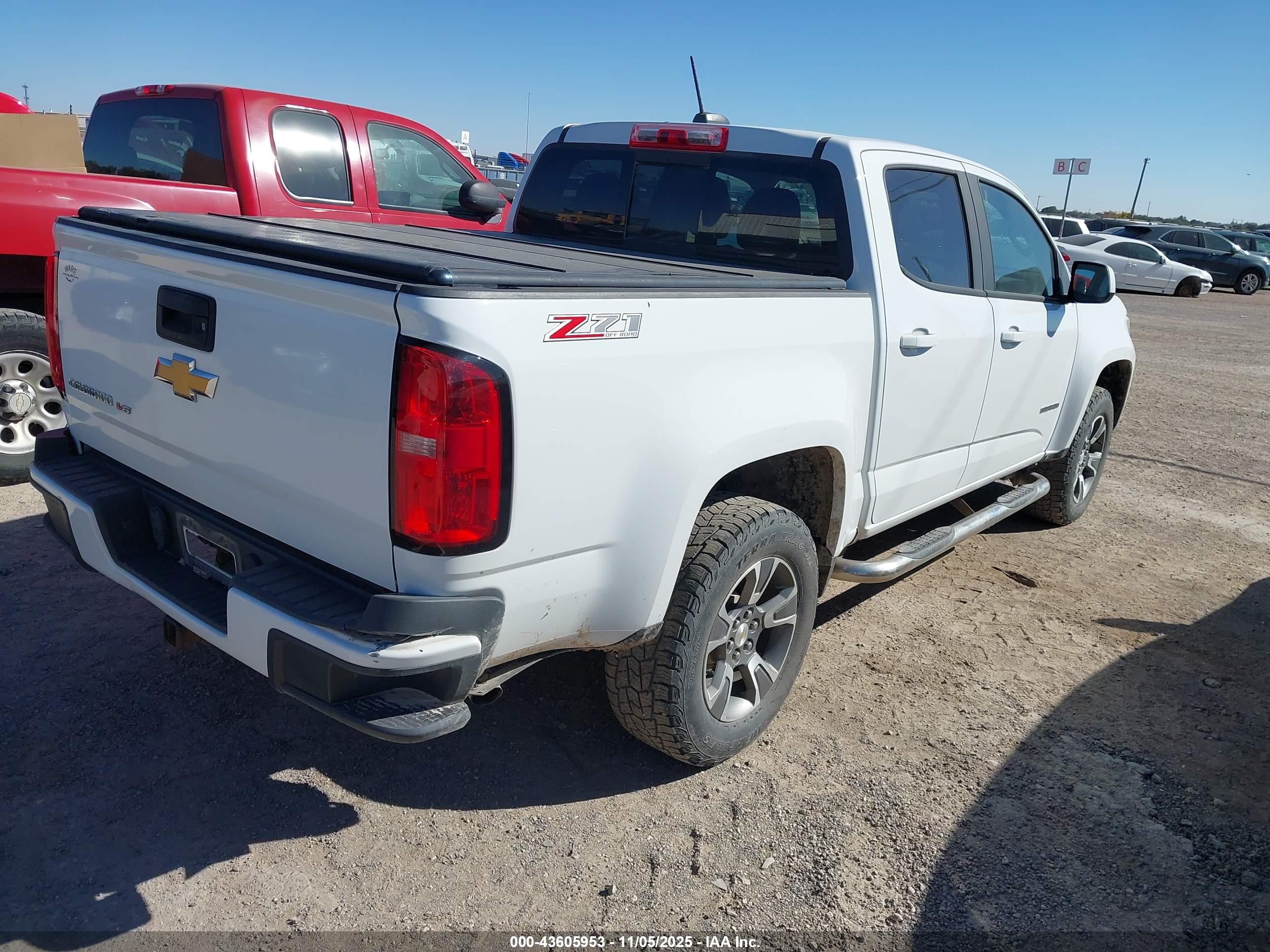CHEVROLET COLORADO image 4