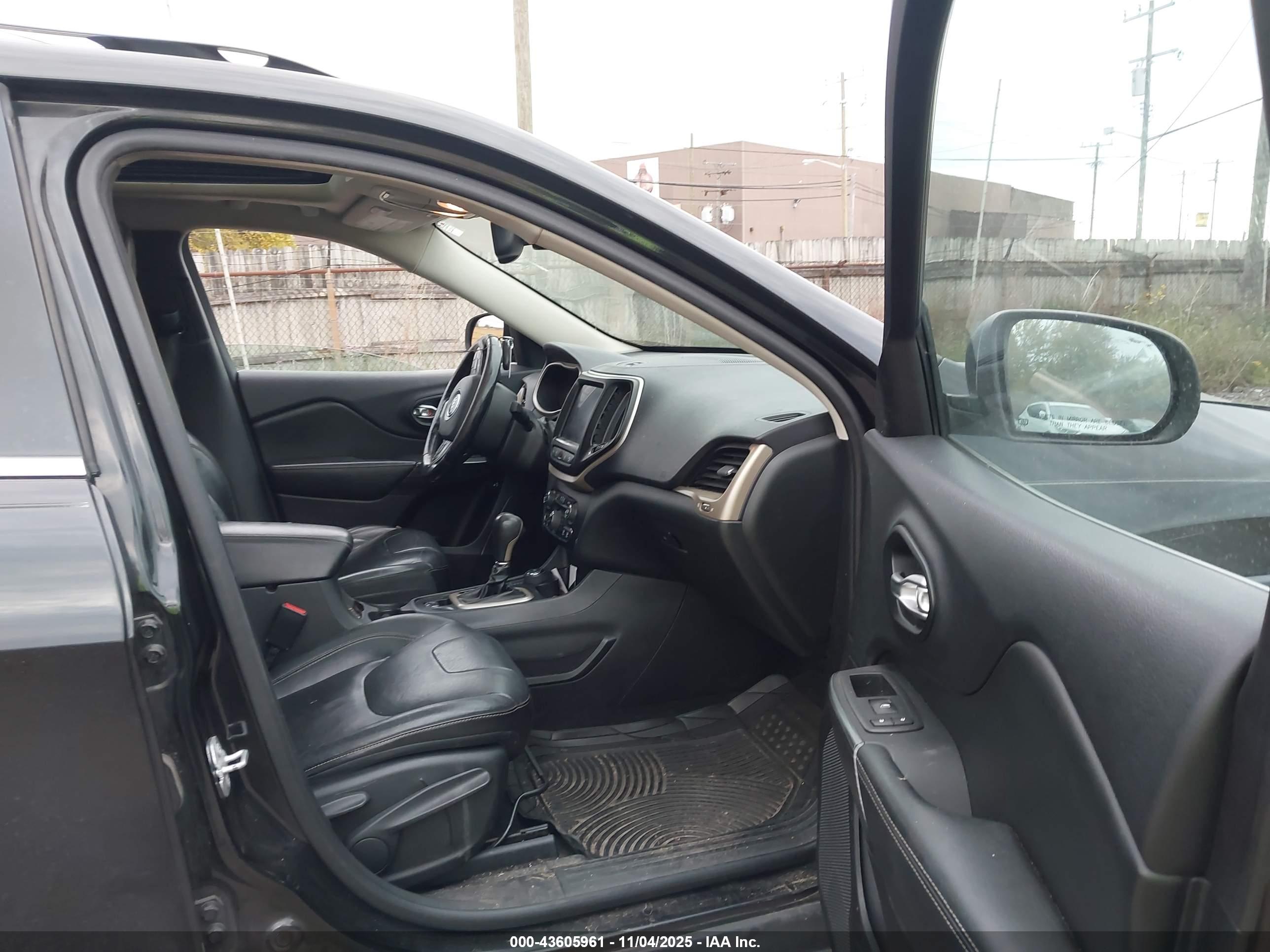 JEEP CHEROKEE image 5