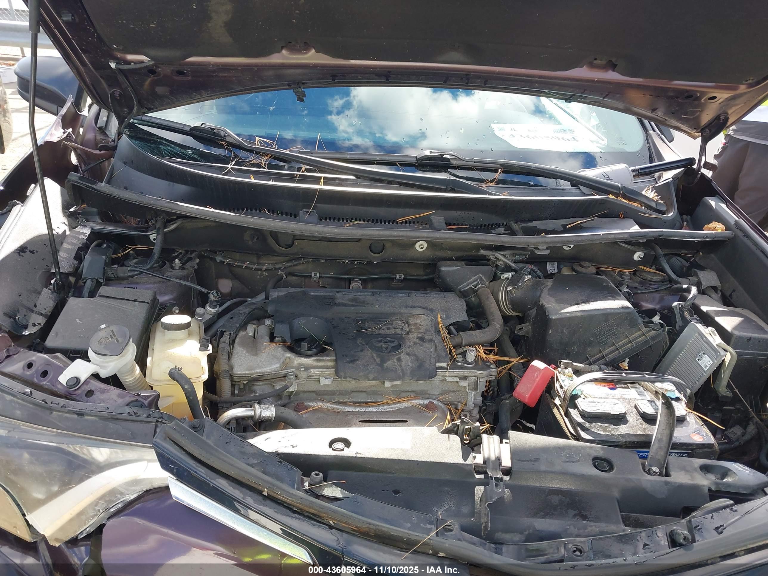 TOYOTA RAV4 image 10