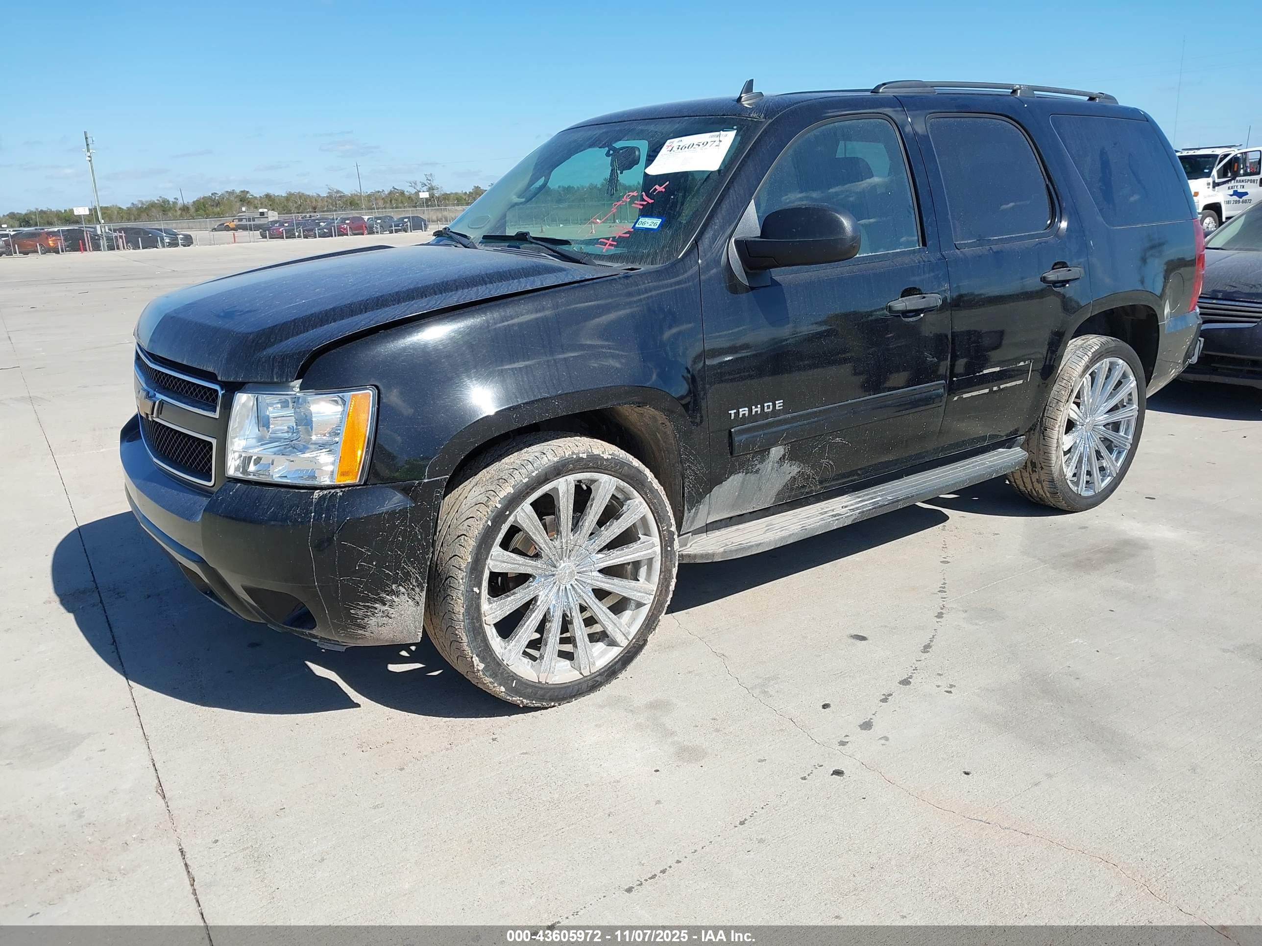 CHEVROLET TAHOE image 2