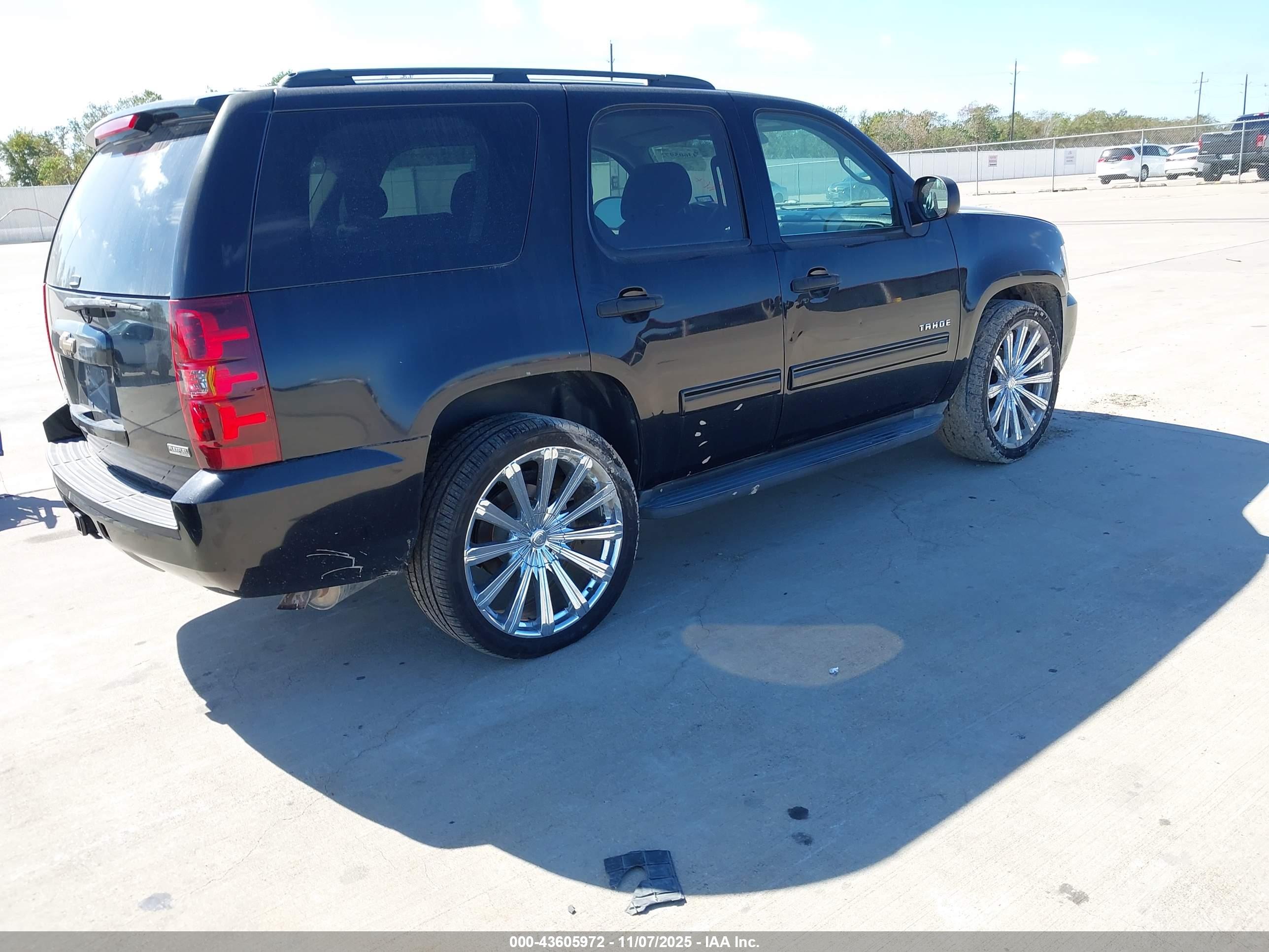CHEVROLET TAHOE image 4