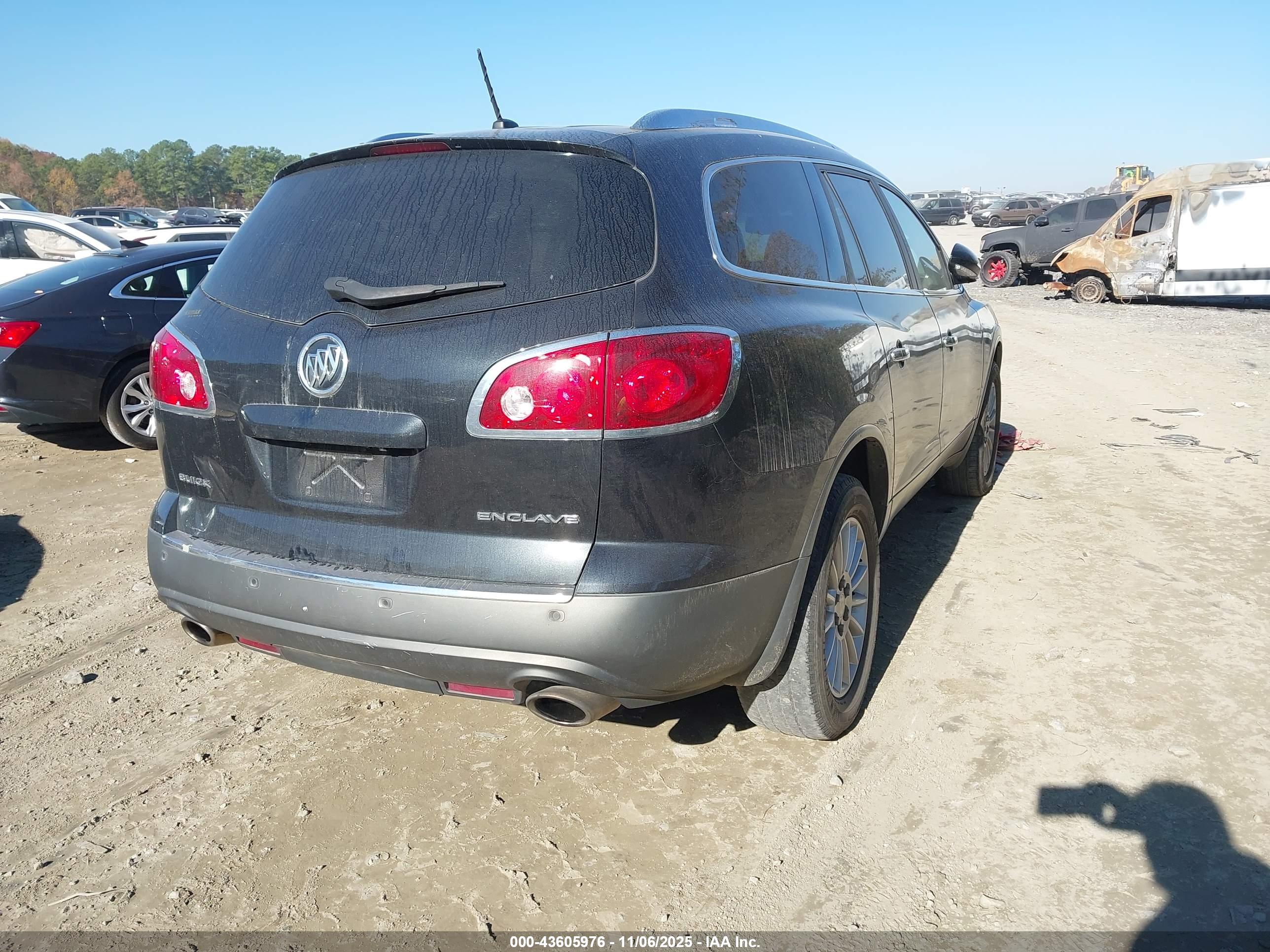 BUICK ENCLAVE image 4