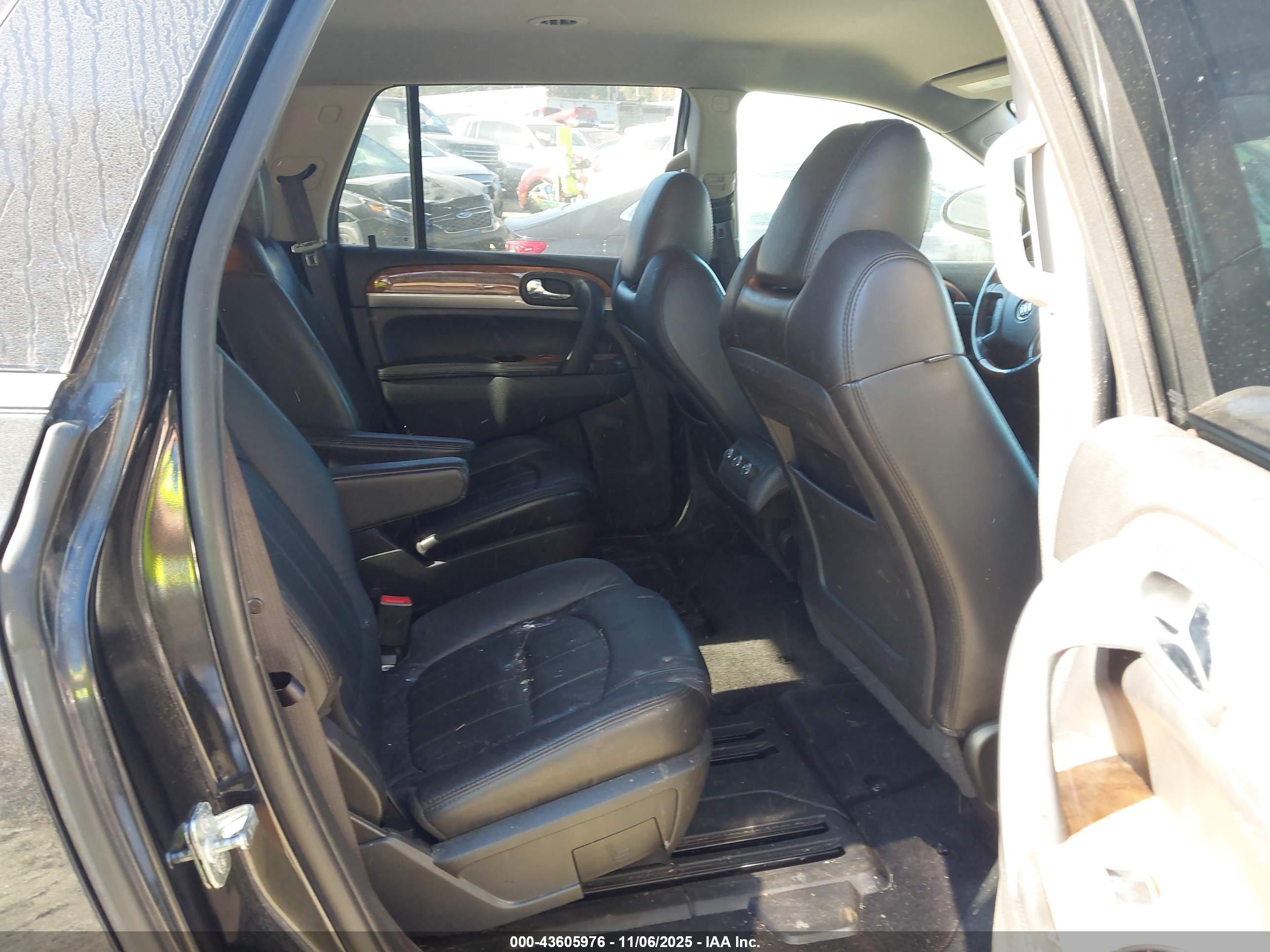 BUICK ENCLAVE image 8