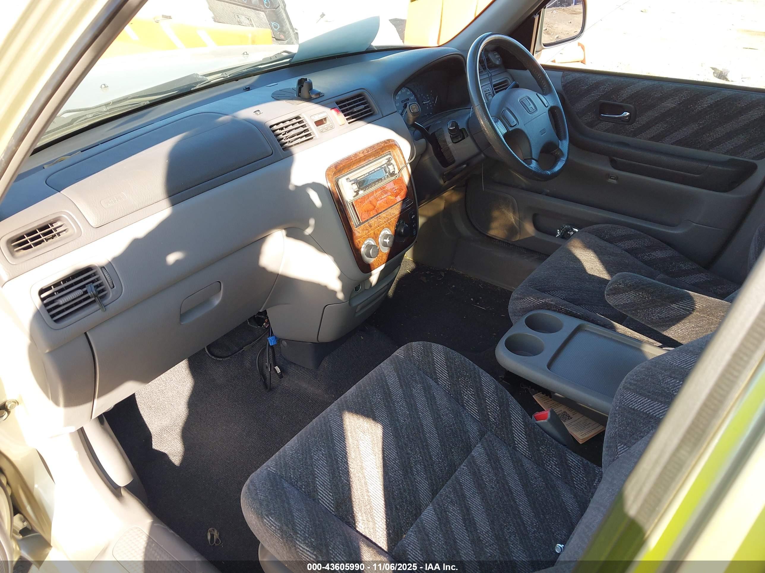 HONDA CRV image 5
